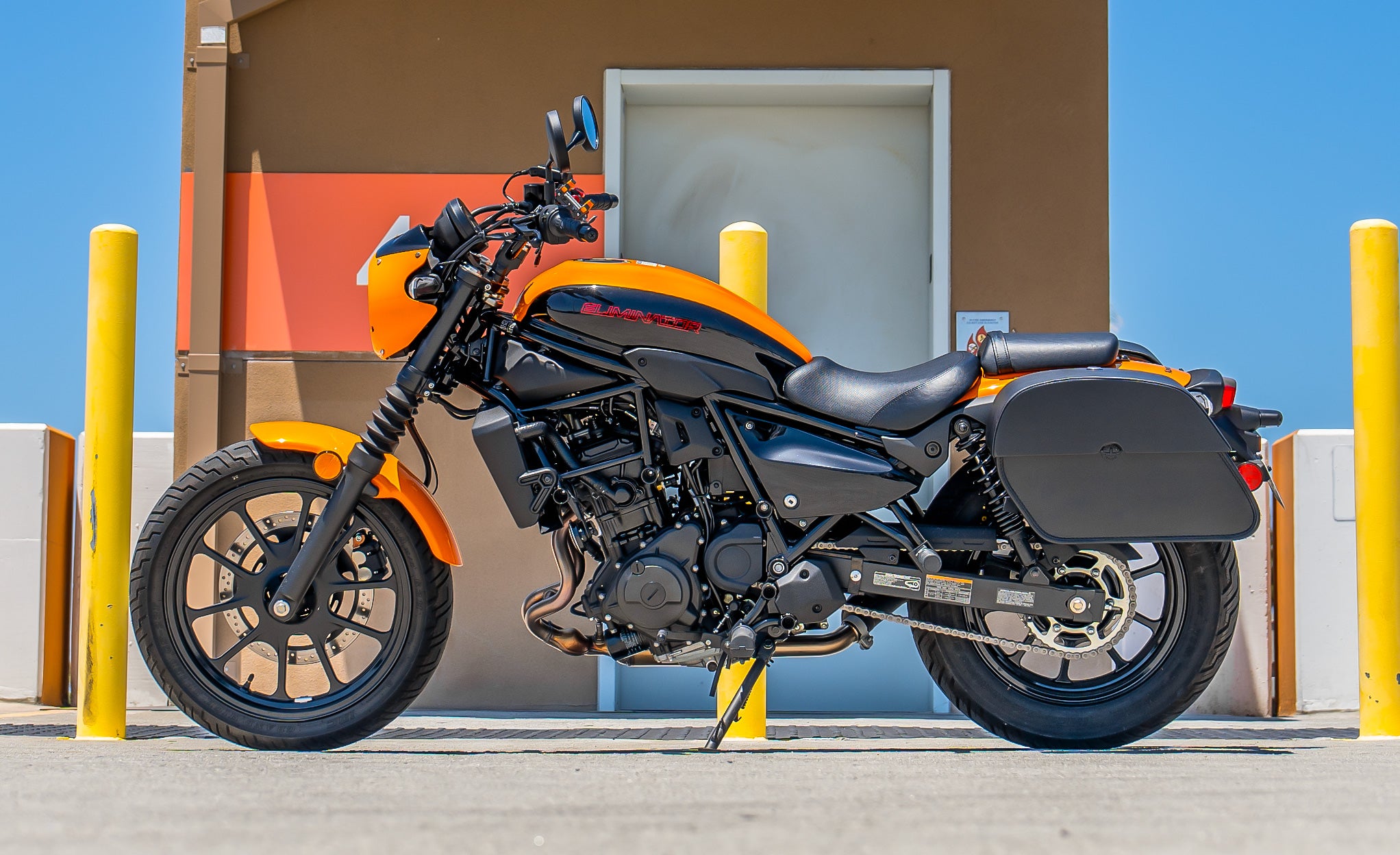 28L - Panzer Medium Quick Mount Kawasaki Eliminator 450 Leather Saddlebags @expand