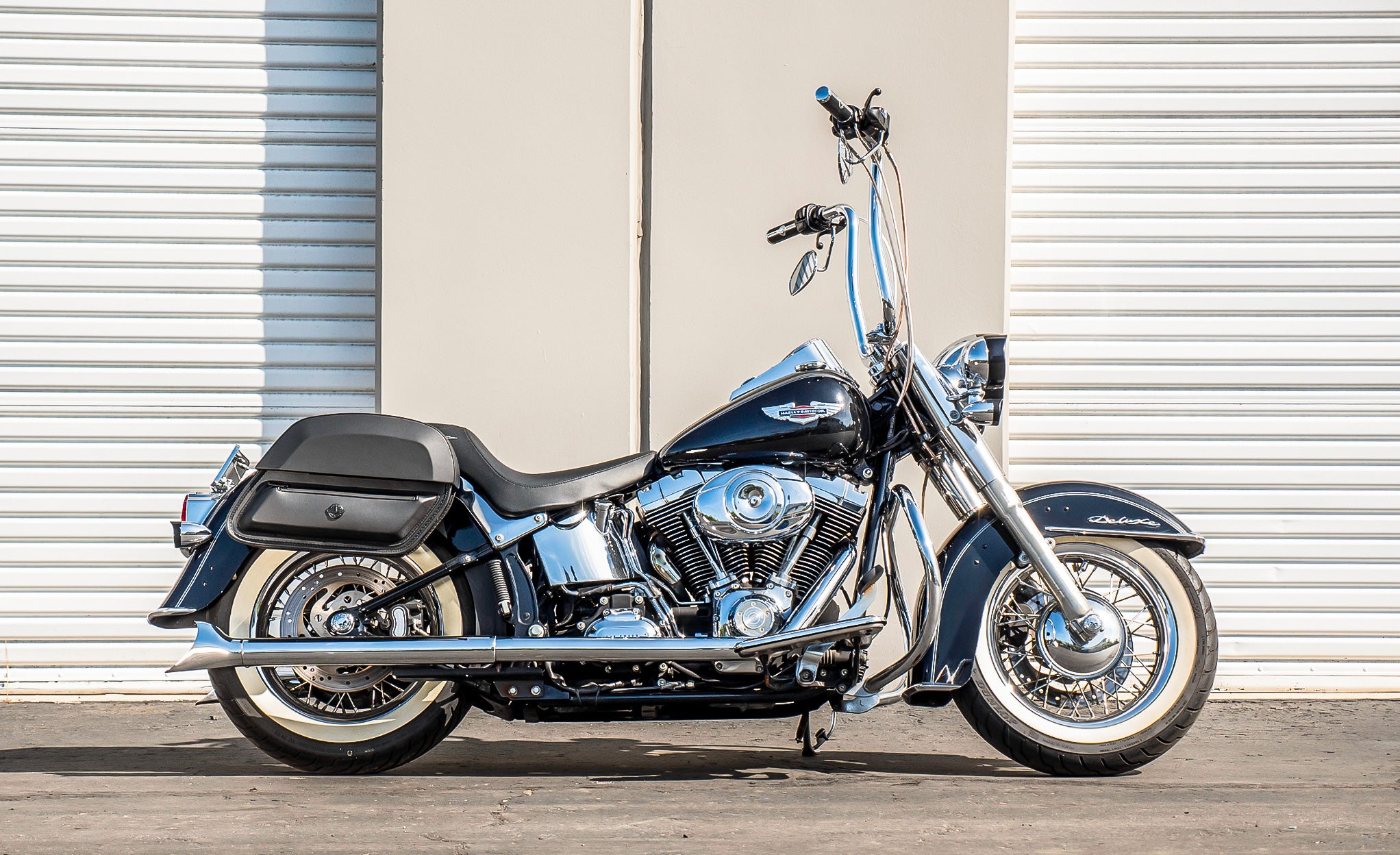 28L - Pantheon Medium Leather Saddlebags for Harley Softail Deluxe FLSTN/I @expand