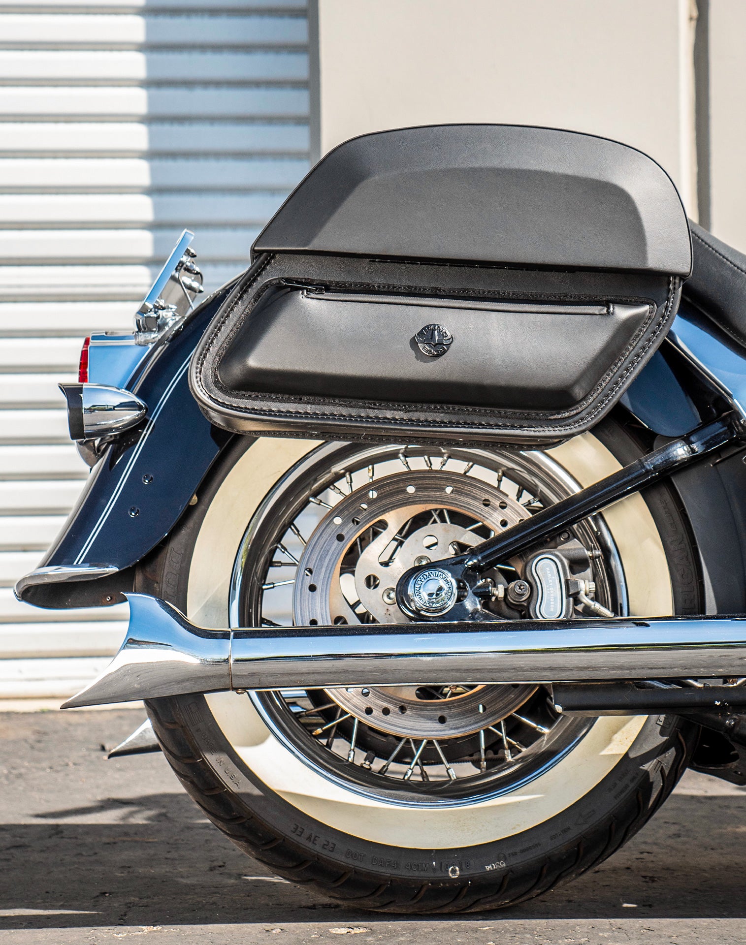 28L - Pantheon Medium Leather Saddlebags for Harley Softail Deluxe FLSTN/I v2