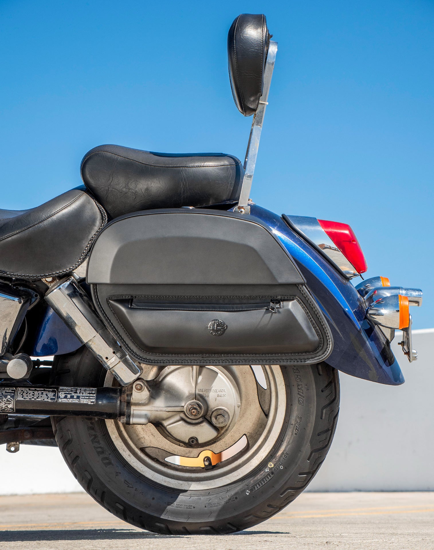 28L - Pantheon Medium Shadow 1100 Sabre Leather Motorcycle Saddlebags v2