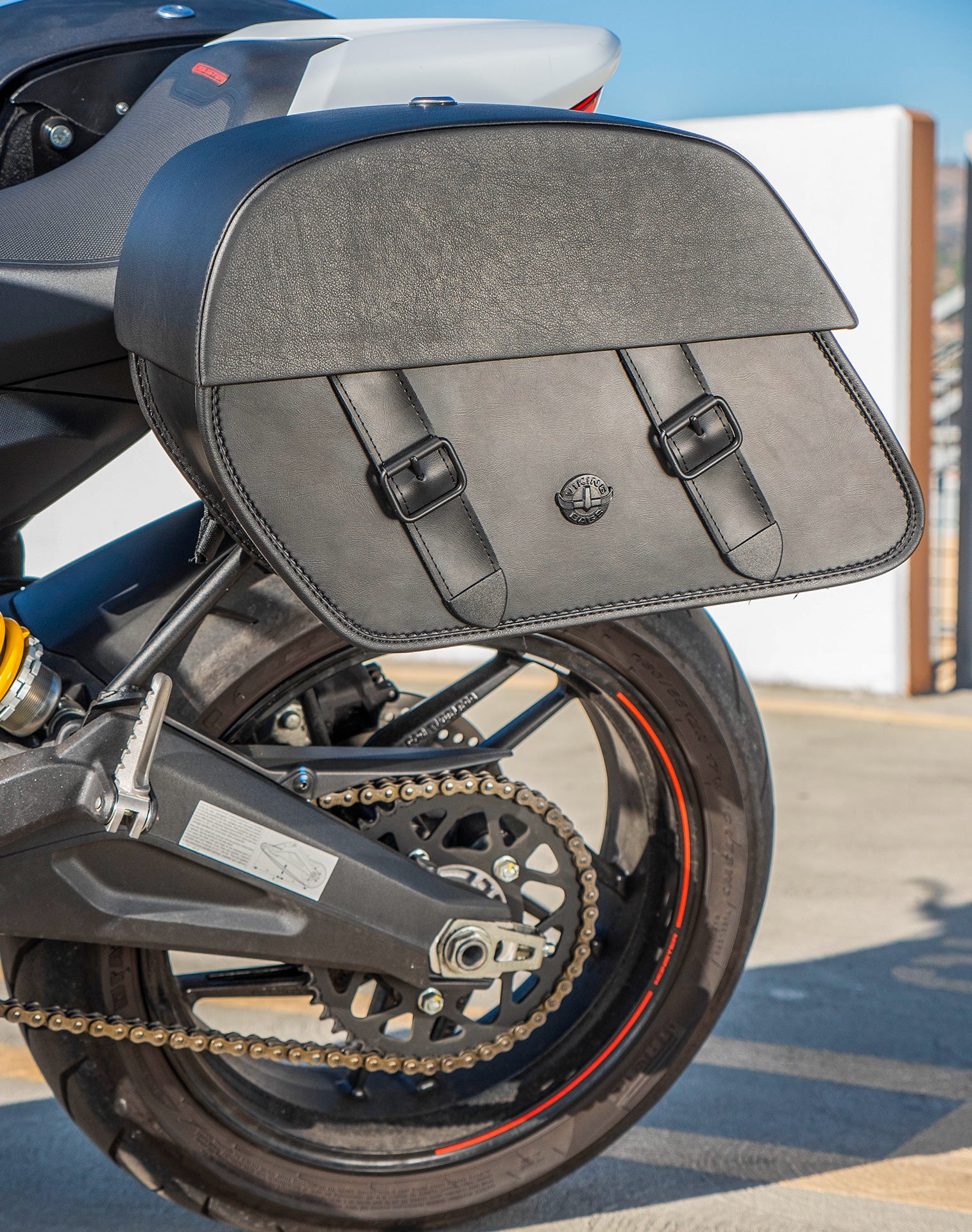 28L - Baelor Medium Quick Mount Ducati Monster 797 Motorcycle Saddlebags v2