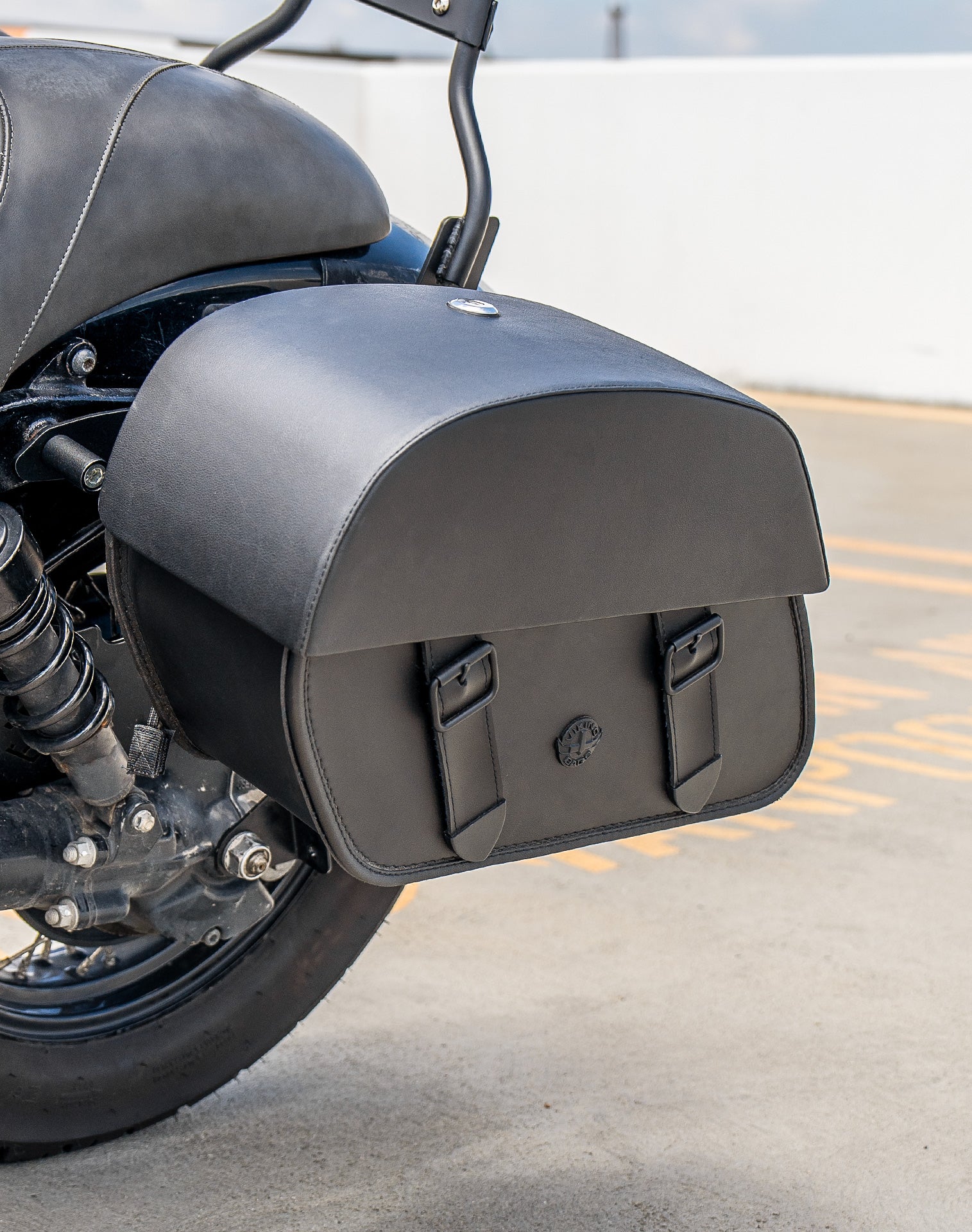 28L - Baelor Medium Quick Mount Honda 750 Shadow Phantom Motorcycle Saddlebags v3