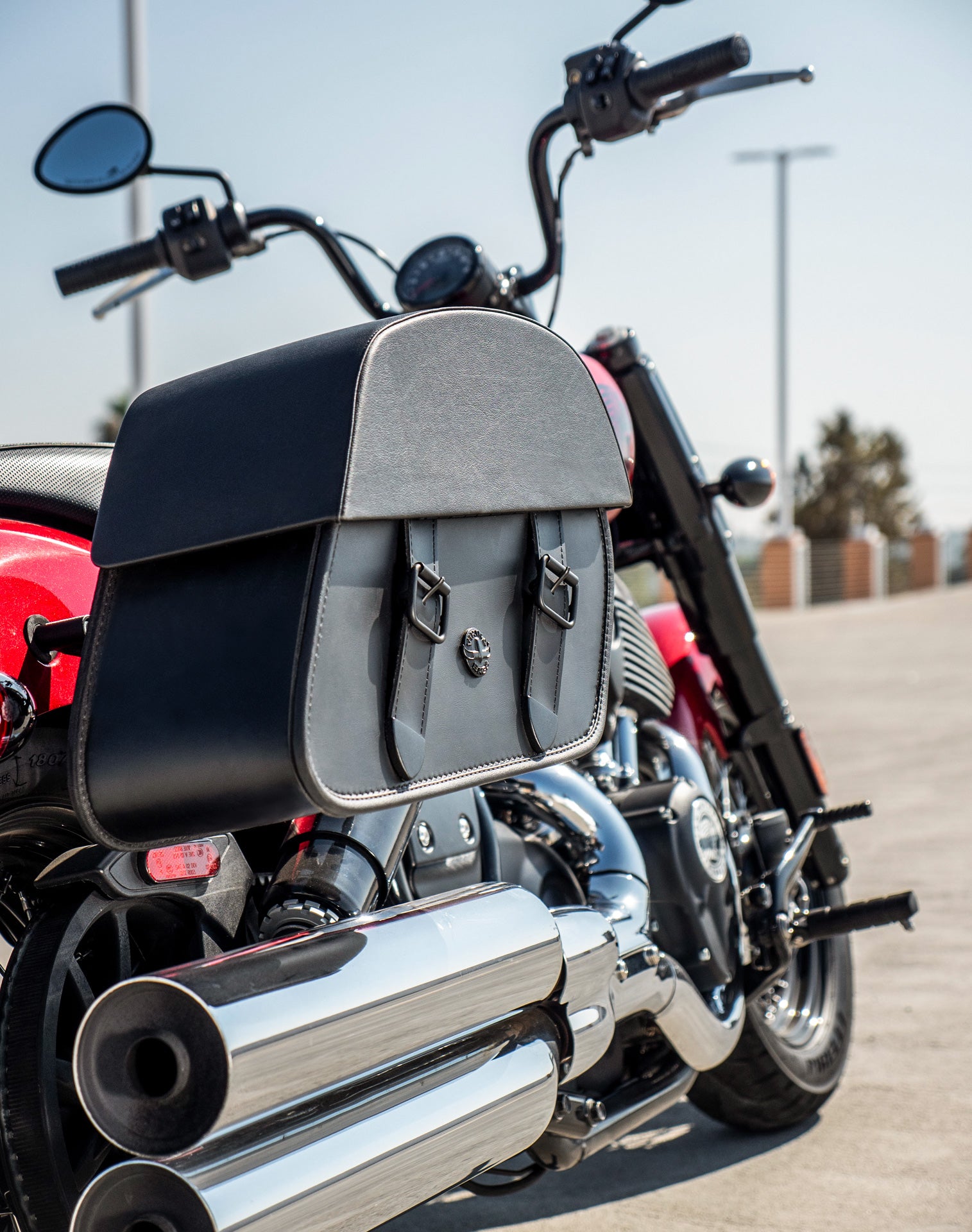 28L - Baelor Medium Quick-Mount Indian Chief Bobber (2022+) Motorcycle Saddlebags v3