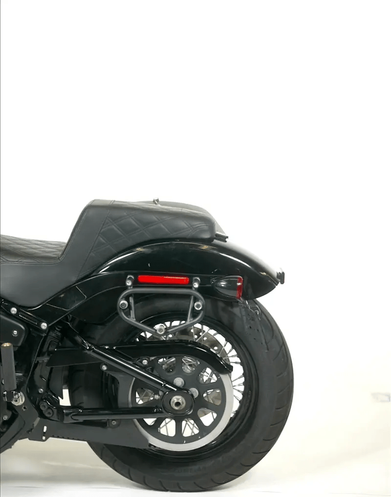 28L - Baelor Medium Quick-Mount Indian Chief Bobber Motorcycle Saddlebags Demo Video
