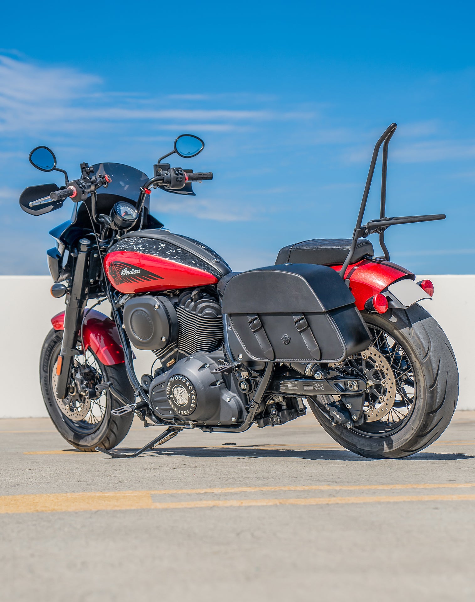 28L - Baelor Medium Quick-Mount Indian Chief (2022+) Motorcycle Saddlebags Lifestyle
