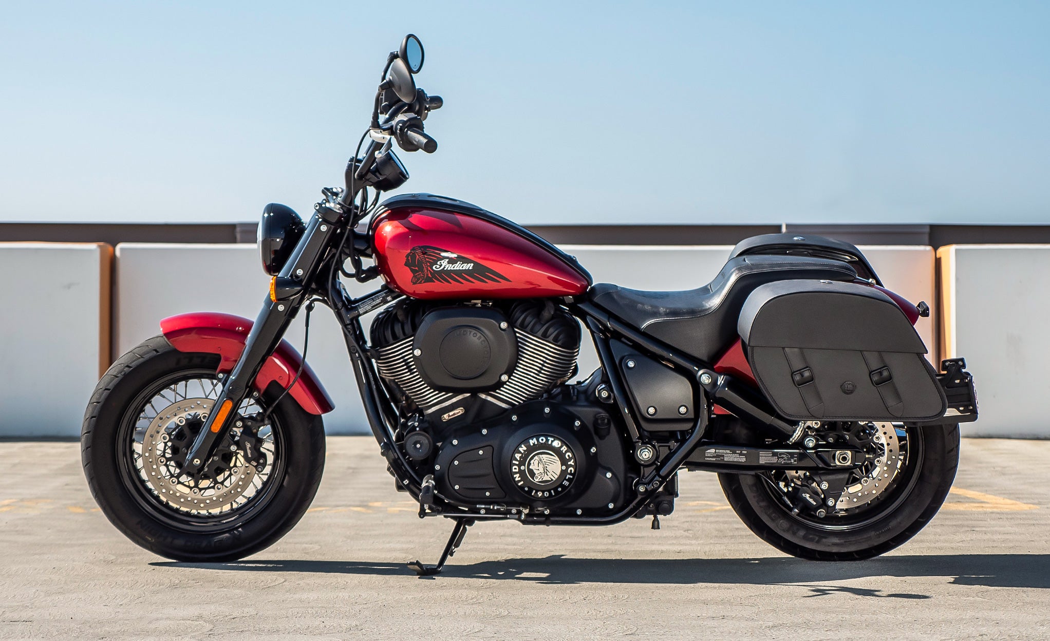 28L - Baelor Medium Quick-Mount Indian Super Chief (2022+) Motorcycle Saddlebags @expand