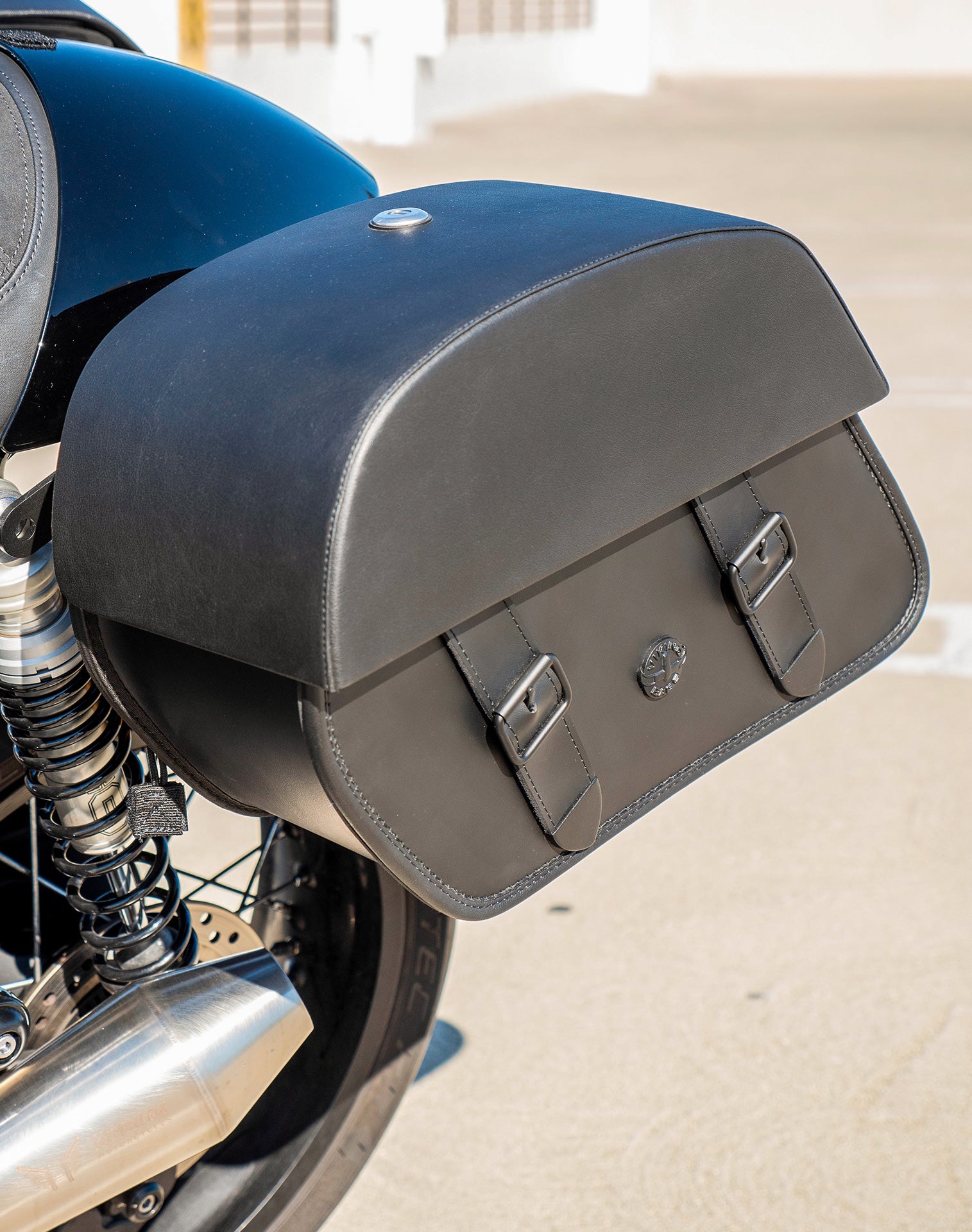 28L - Baelor Medium Quick Mount Triumph Thruxton RS Motorcycle Saddlebags v2