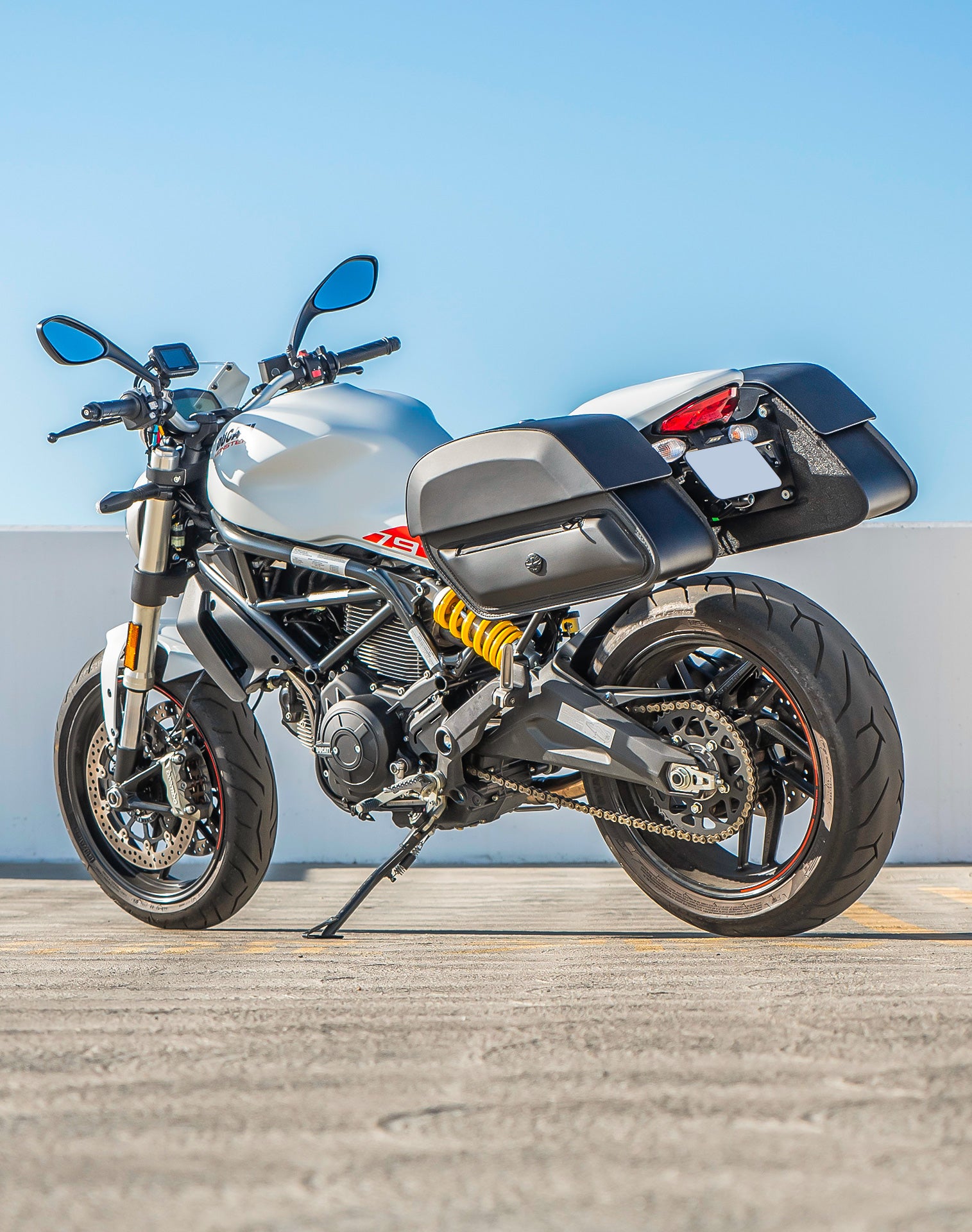 28L - Pantheon Medium Quick Mount Ducati Monster 797 Motorcycle Saddlebags v1