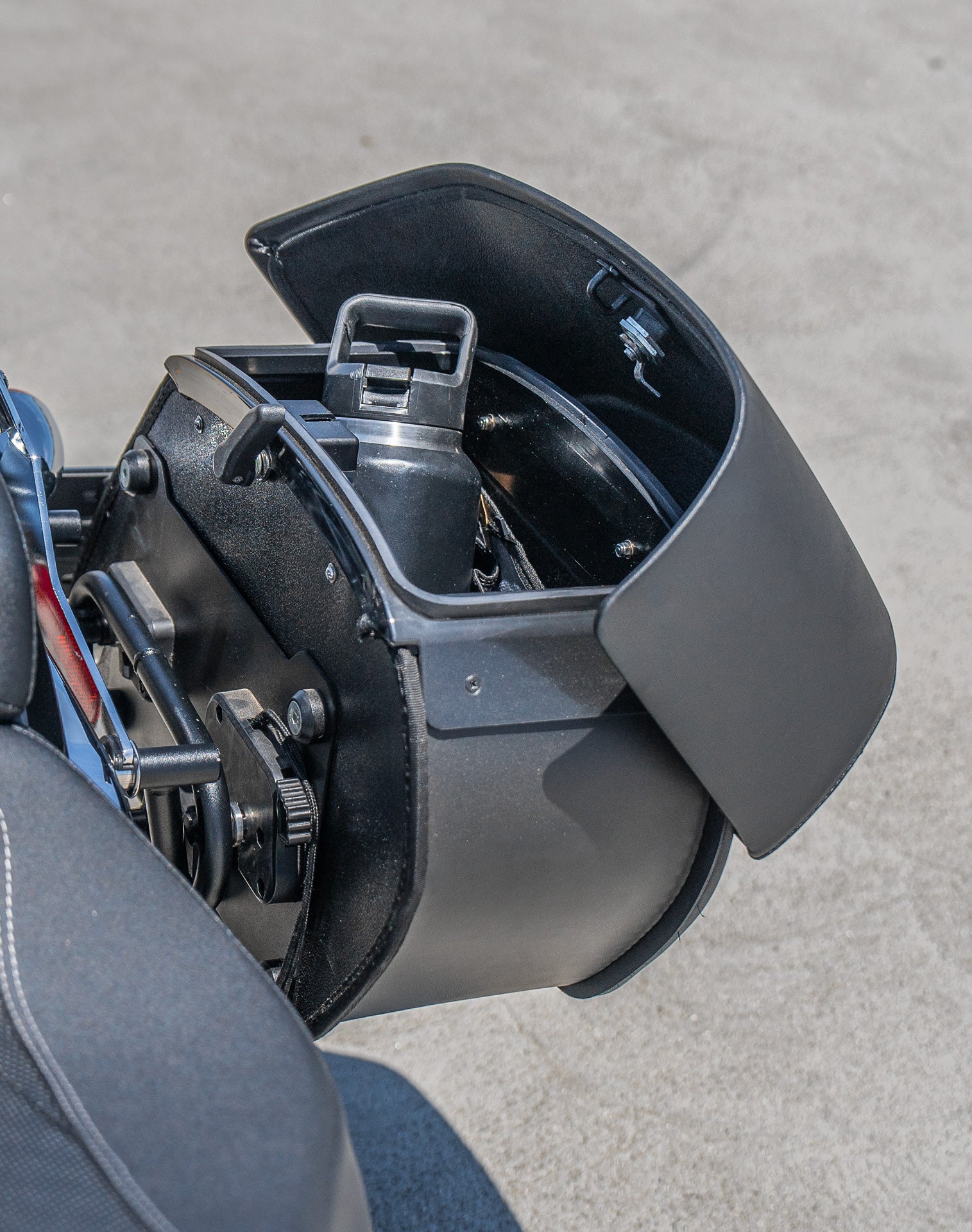 28L - Pantheon Medium Quick Mount Harley Softail Breakout FXBR/S Motorcycle Saddlebags v4