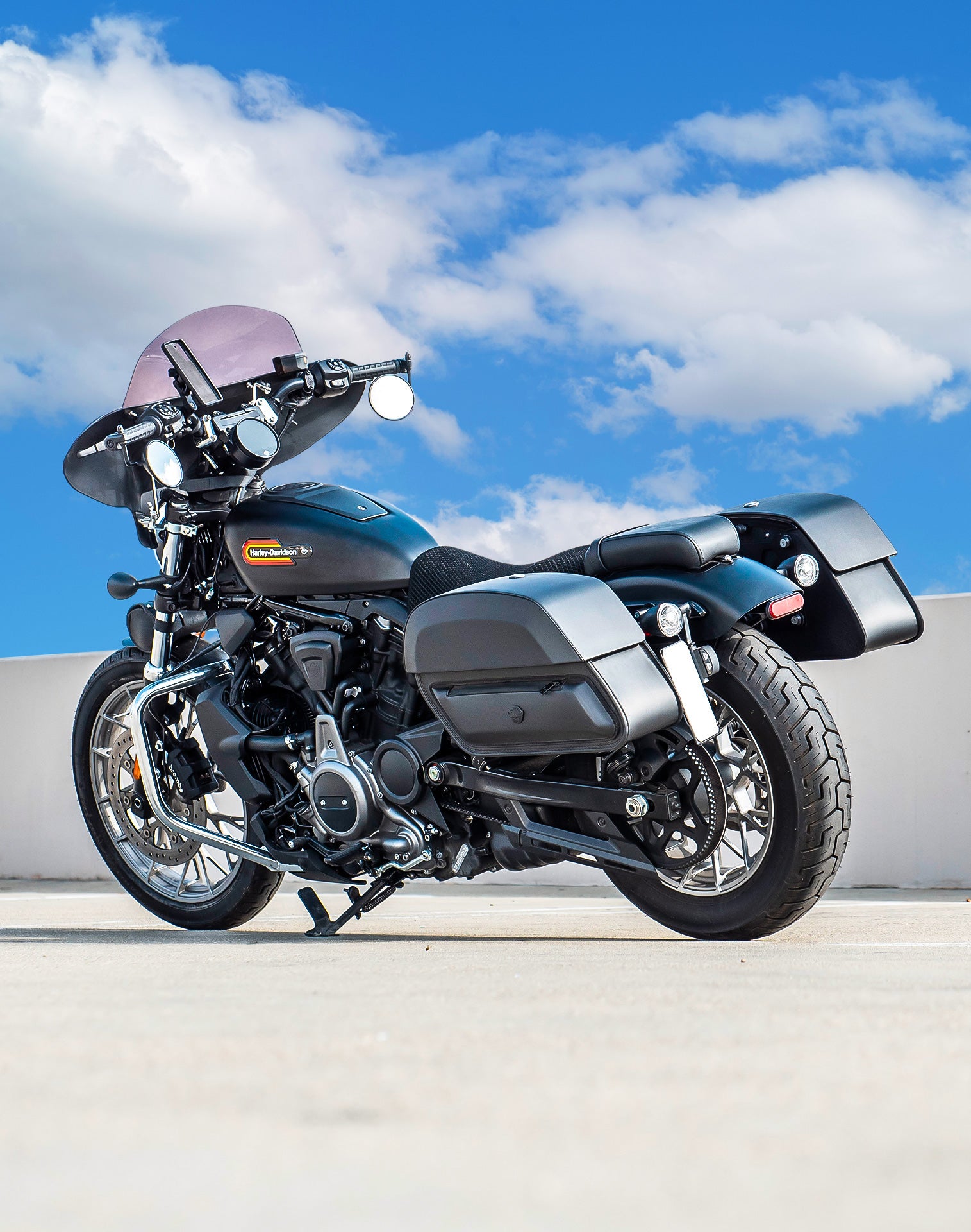 28L - Pantheon Medium Quick Mount Harley Sportster Nightster RH975/S Motorcycle Saddlebags v1