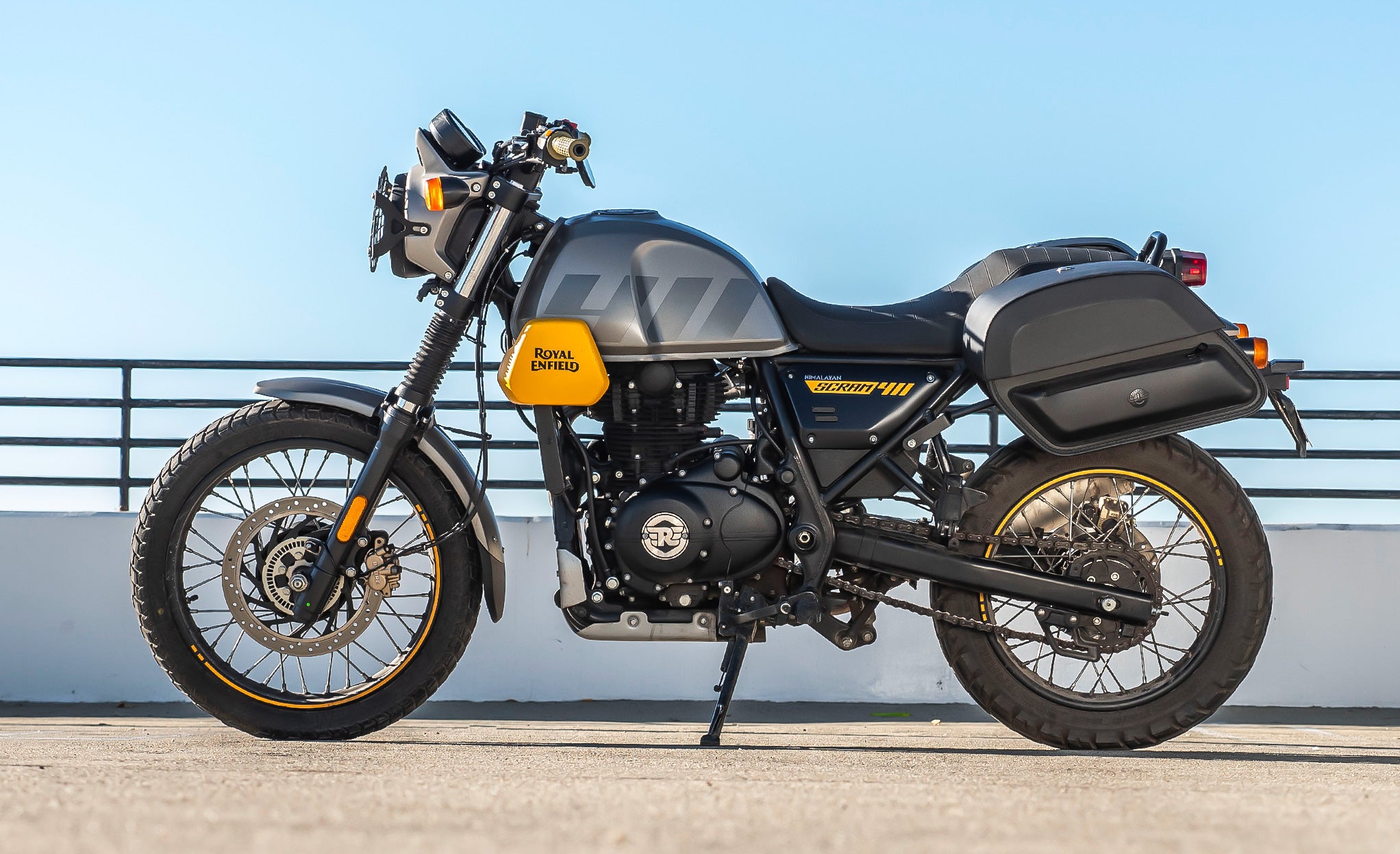 28L - Pantheon Medium Quick-Mount Royal Enfield Scram 411 Motorcycle Saddlebags @expand