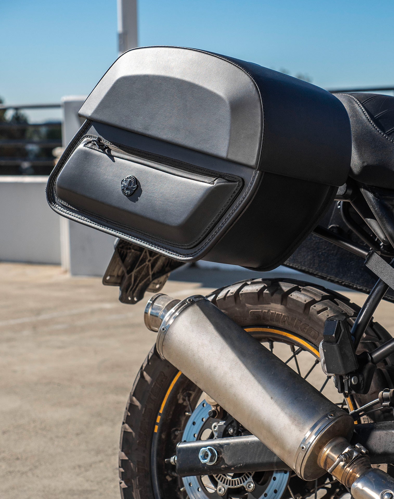 28L - Pantheon Medium Quick-Mount Royal Enfield Scram 411 Motorcycle Saddlebags v2