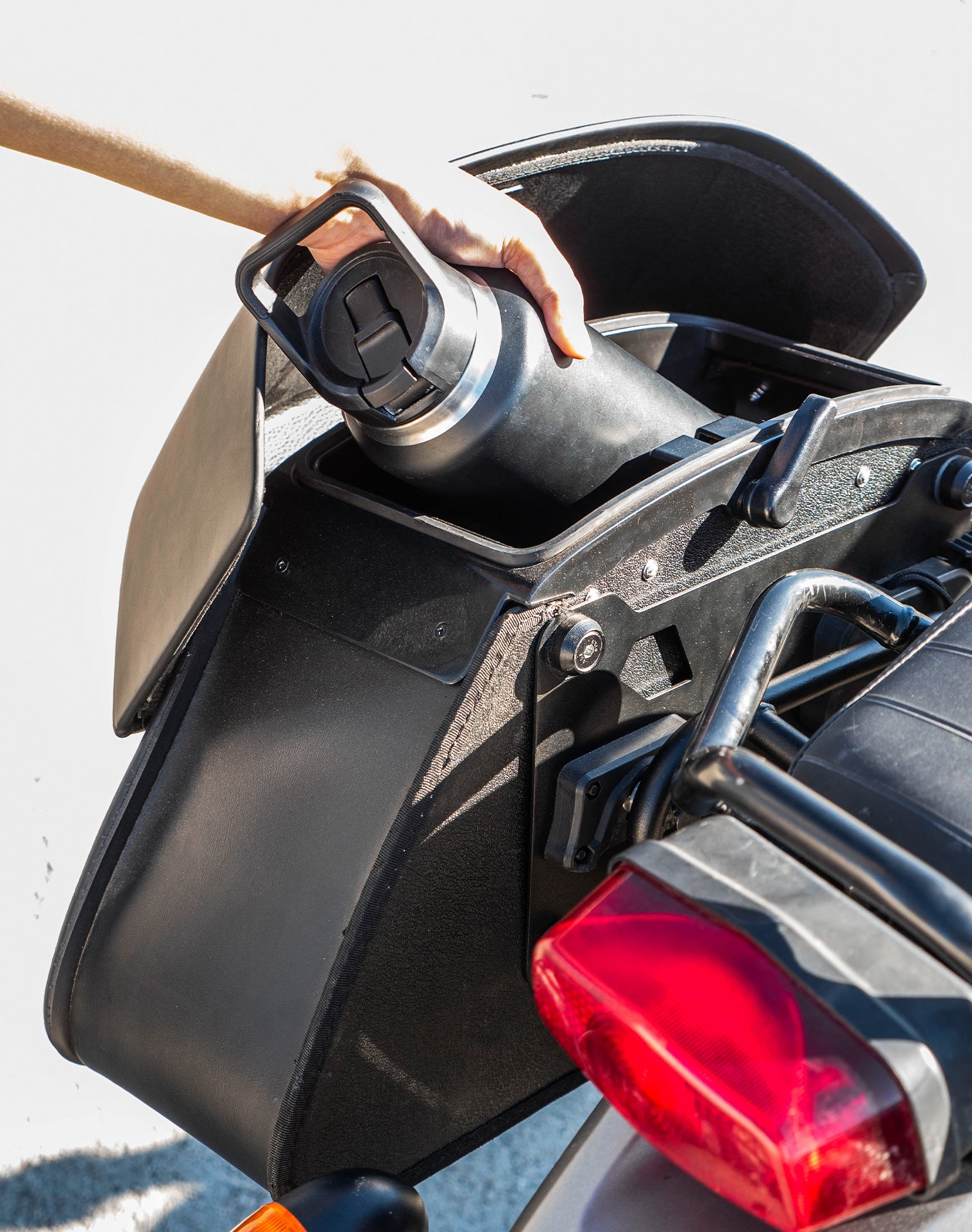 28L - Pantheon Medium Quick-Mount Royal Enfield Scram 411 Motorcycle Saddlebags v4