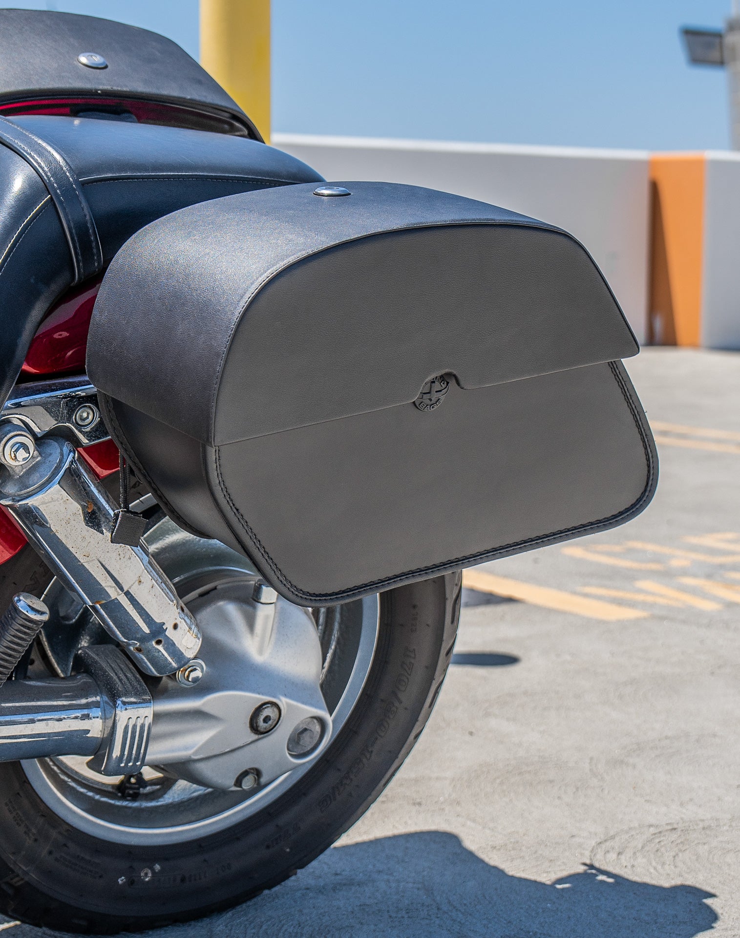 28L - Panzer Quick-Mount Medium Honda VTX 1300 C Motorcycle Saddlebags Life Style 2