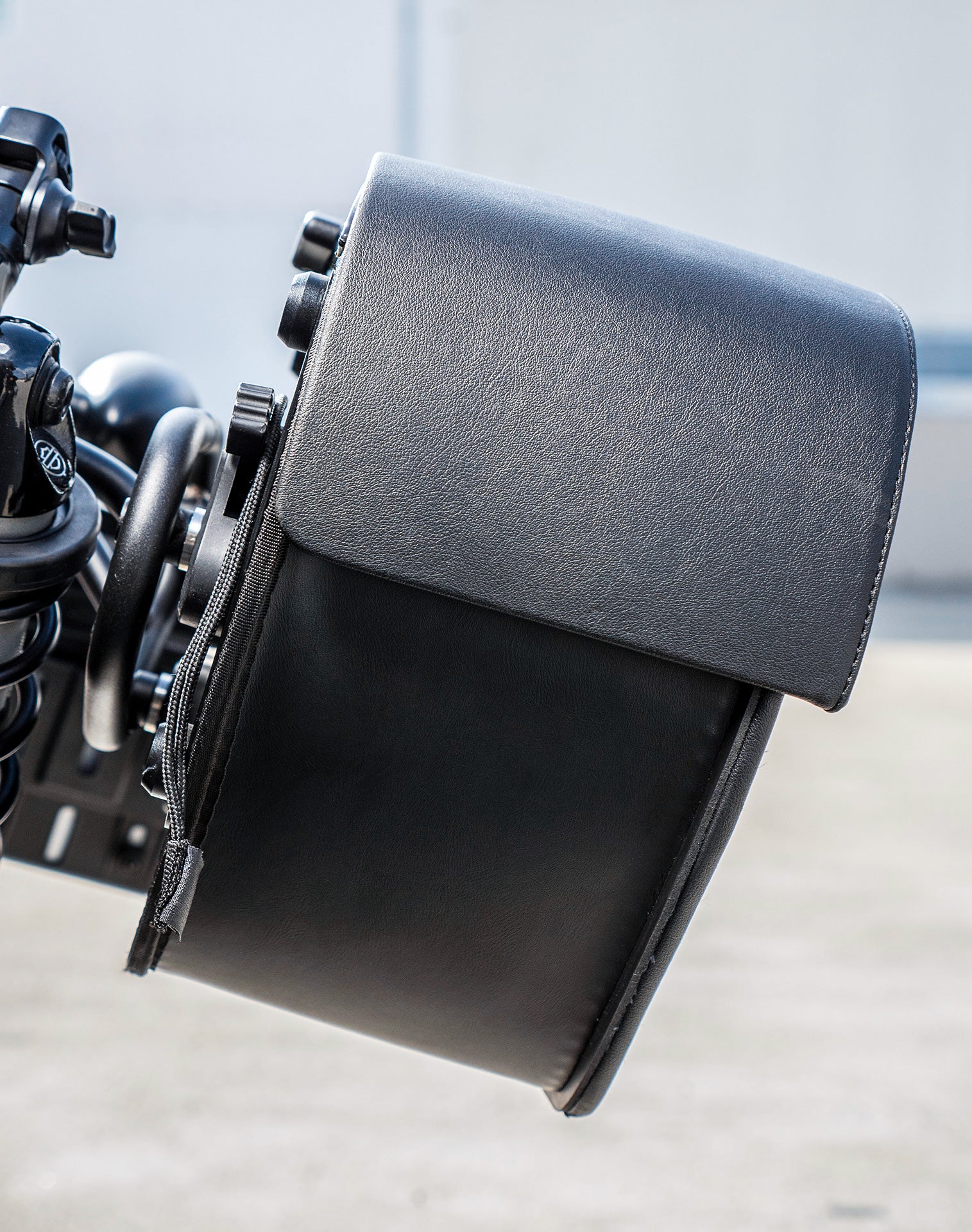 28L - Panzer Medium Quick Mount Harley Sportster Nightster RH975/S Leather Saddlebags v3