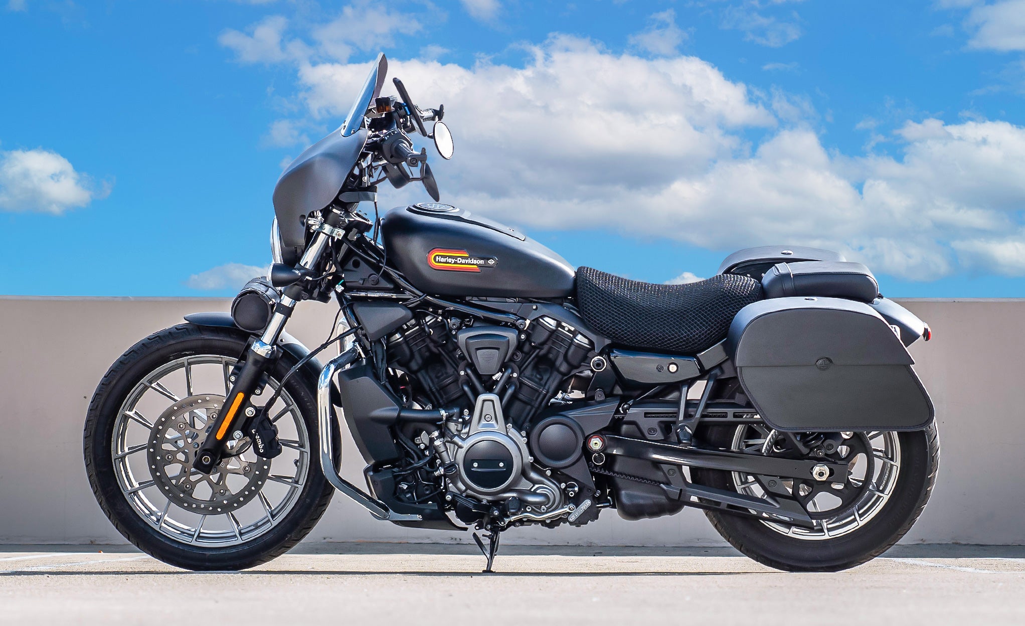 28L - Panzer Medium Quick Mount Harley Sportster Nightster RH975/S Leather Saddlebags @expand