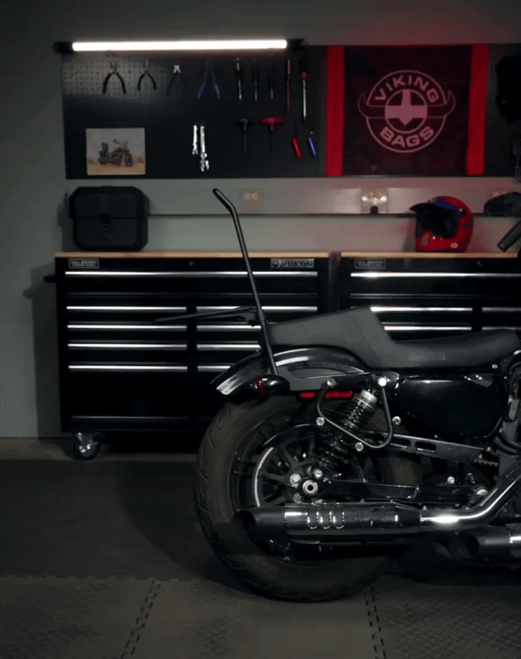 28L - Panzer Medium Quick-Mount Motorcycle Saddlebags GIF