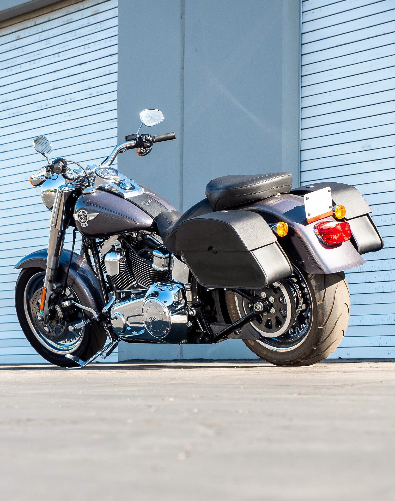 28L - Panzer Medium Quick Mount Leather Saddlebags for Harley Softail Fat Boy FLSTF/I v1