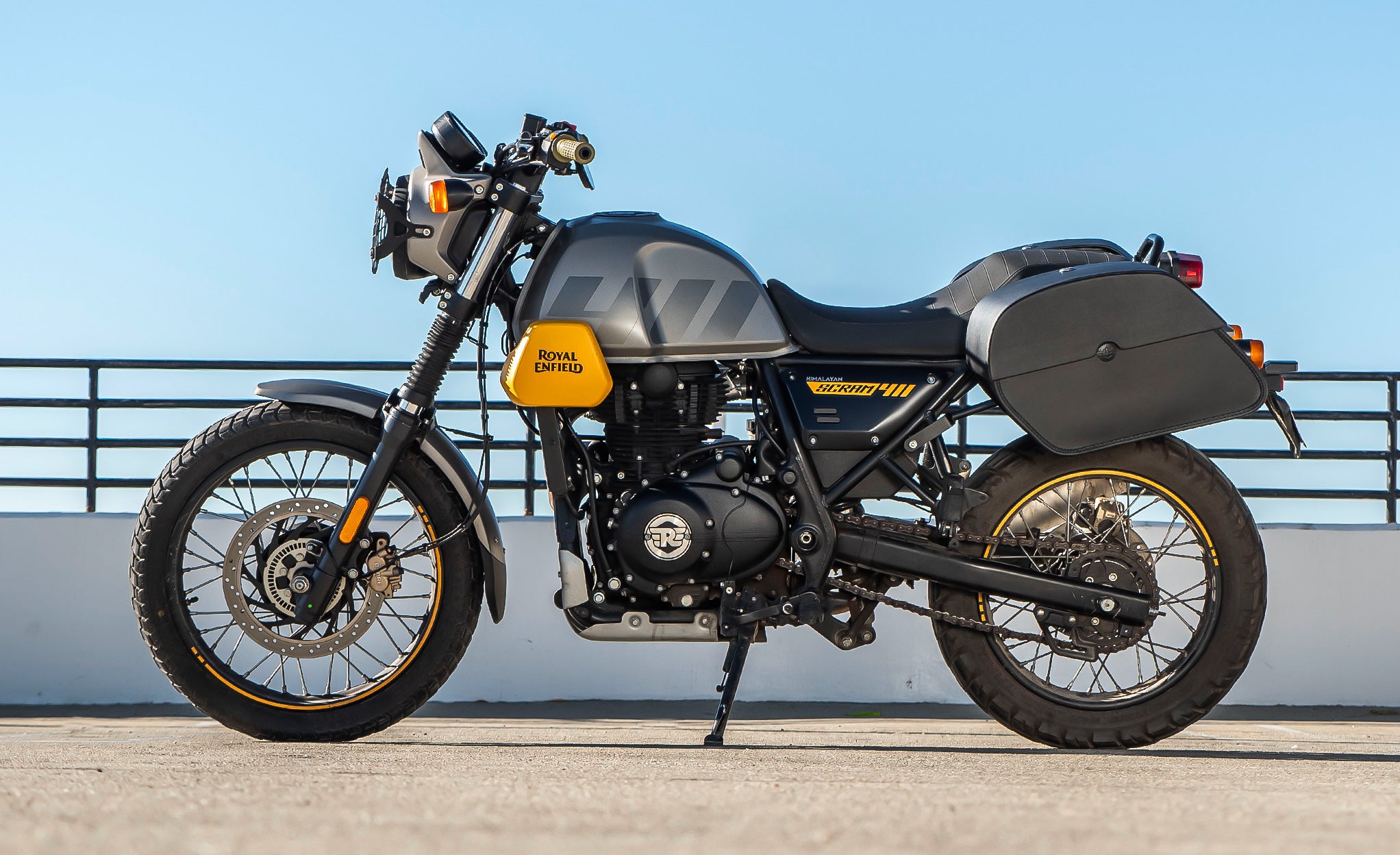 28L - Panzer Medium Quick Mount Royal Enfield Scram 411 Leather Saddlebags @expand