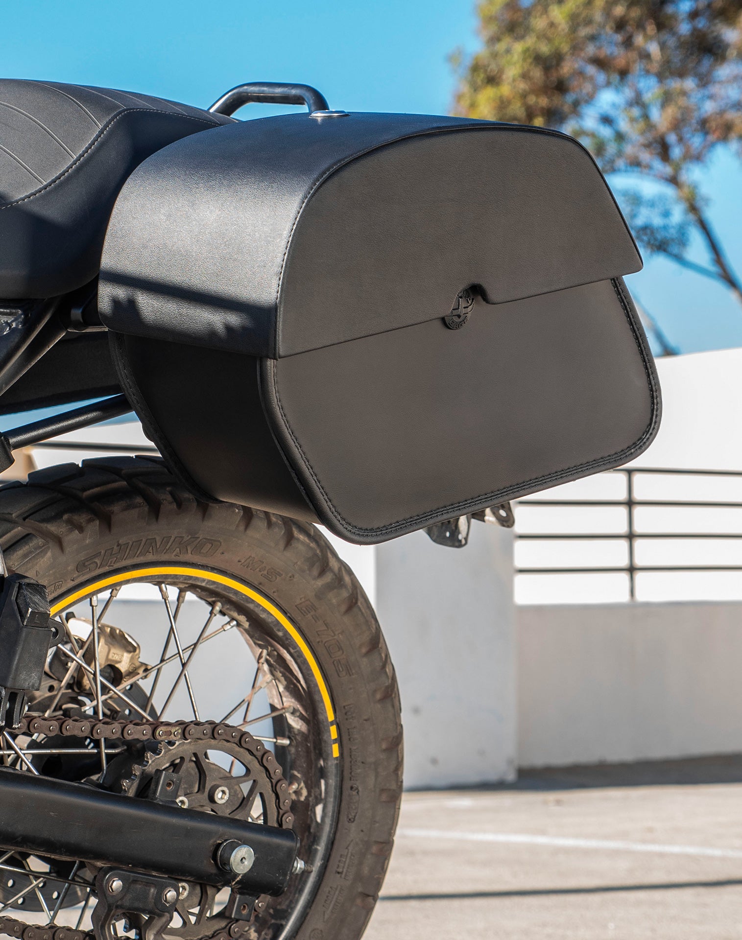 28L - Panzer Medium Quick Mount Royal Enfield Scram 411 Leather Saddlebags v2