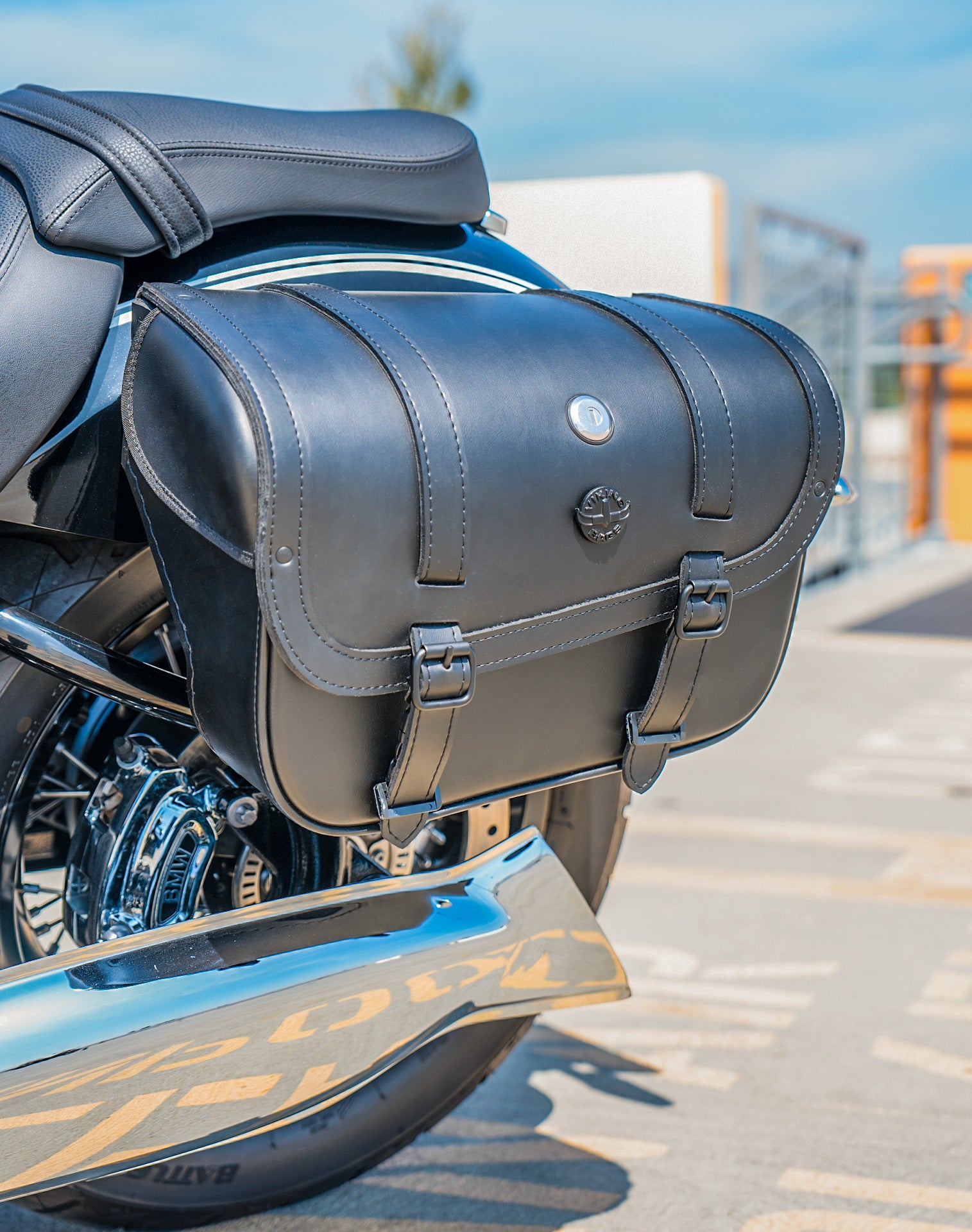 30L - Kronan Large BMW R18 Motorcycle Leather Saddlebags Lifestyle Vertical