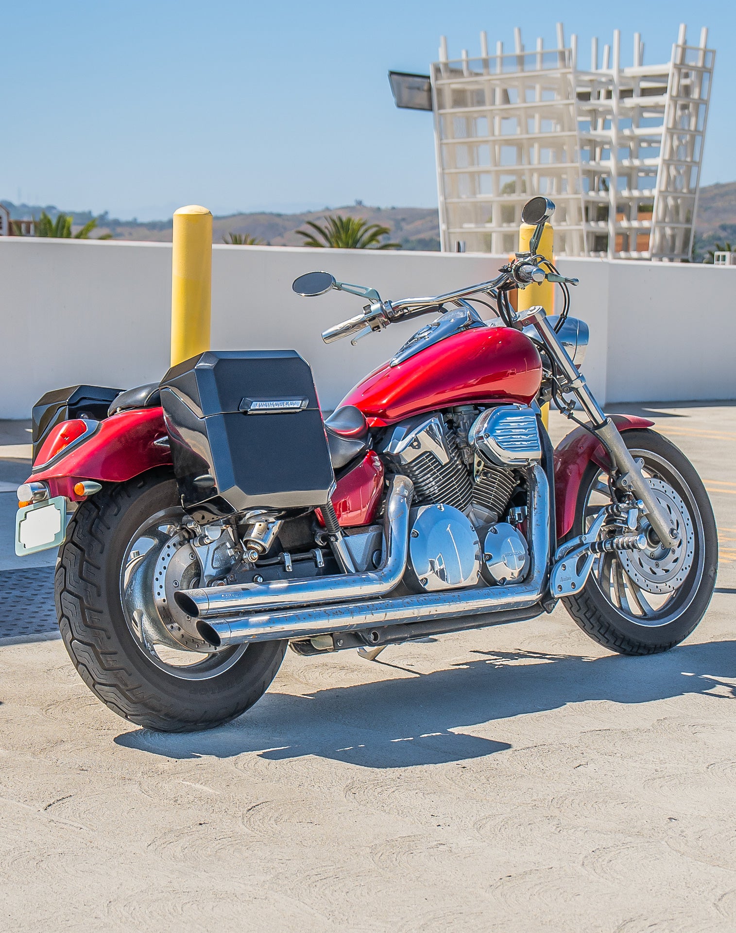 30L - Outlaw Quick-Mount Medium Honda VTX 1300 C Painted Hard Saddlebags Life Style 1