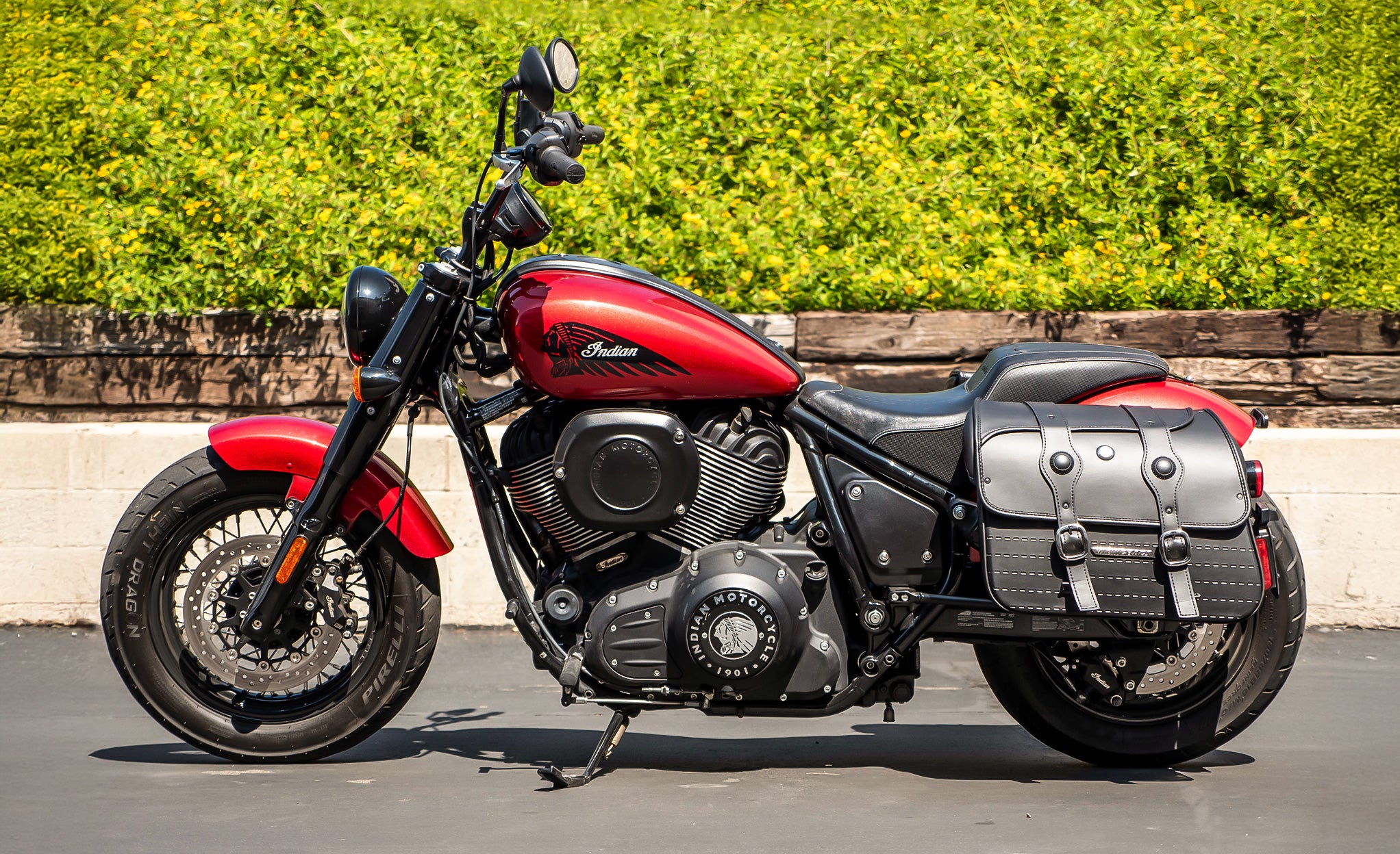 34L - ArrowHead Large Indian Super Chief Dark Horse Motorcycle Saddlebags Lifestyle @expand