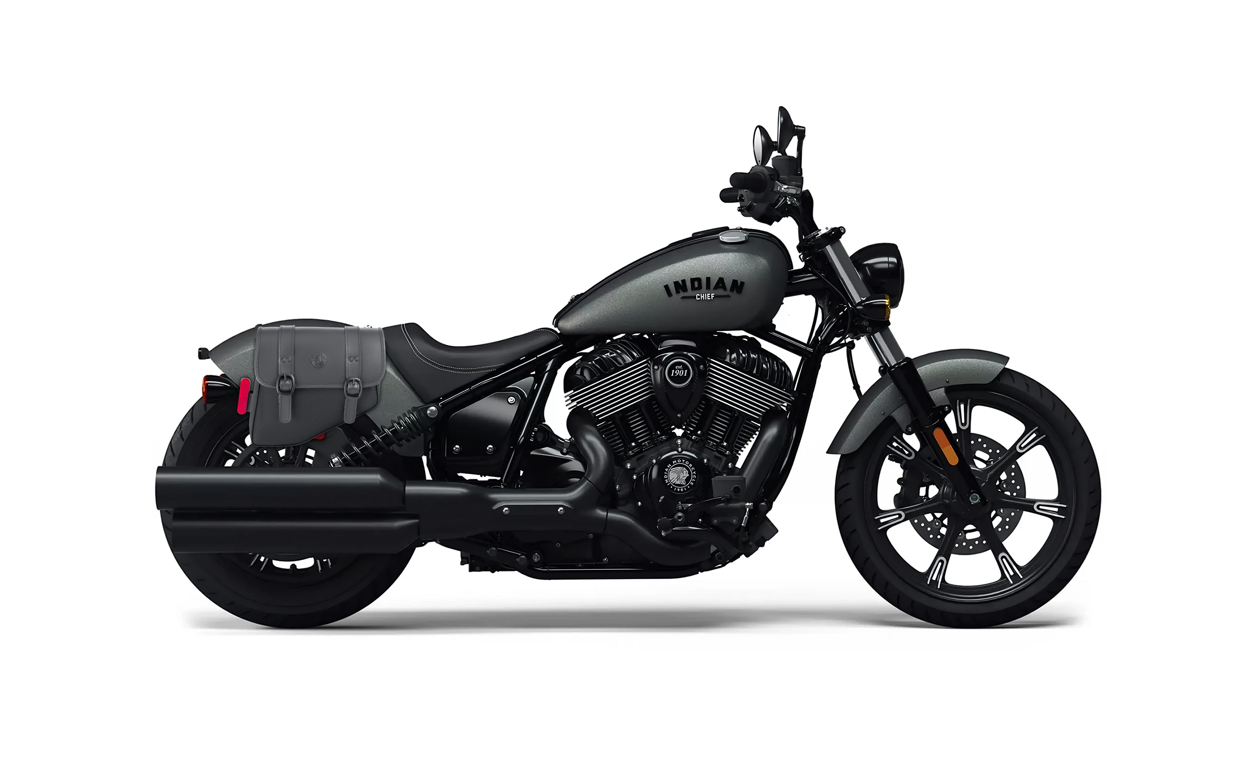 8L - Pony Indian Chief Dark Horse Leather Motorcycle Saddlebags Bag on Bike @expand