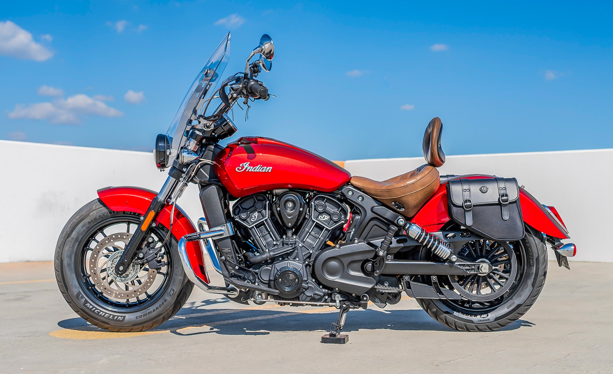 8L - Pony Indian Scout Sixty Leather Saddlebags Lifestyle @expand