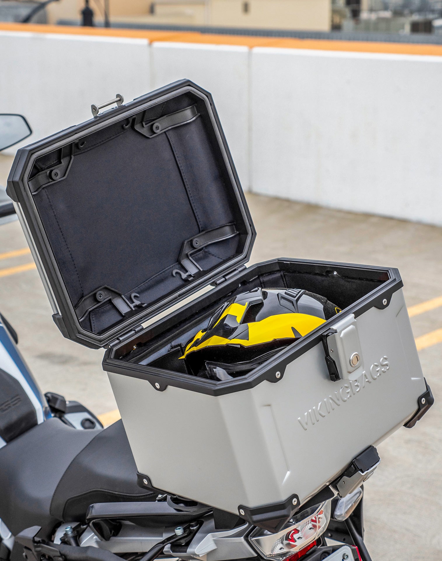 38L - Apex XL BMW R 1250 GS Aluminum Top Case Silver v4