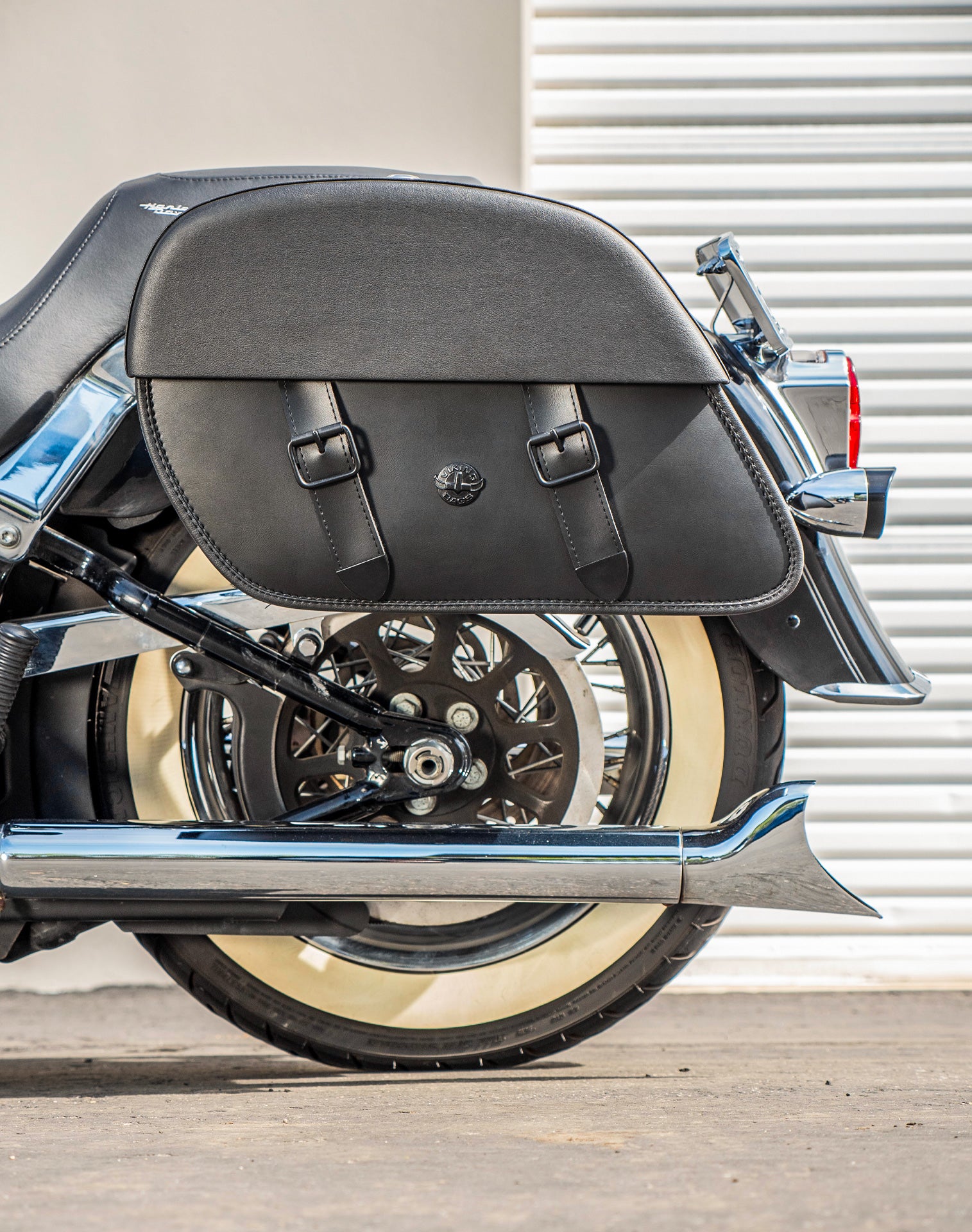 28L - Baelor Medium Motorcycle Saddlebags for Harley Softail Deluxe FLSTN/I v2