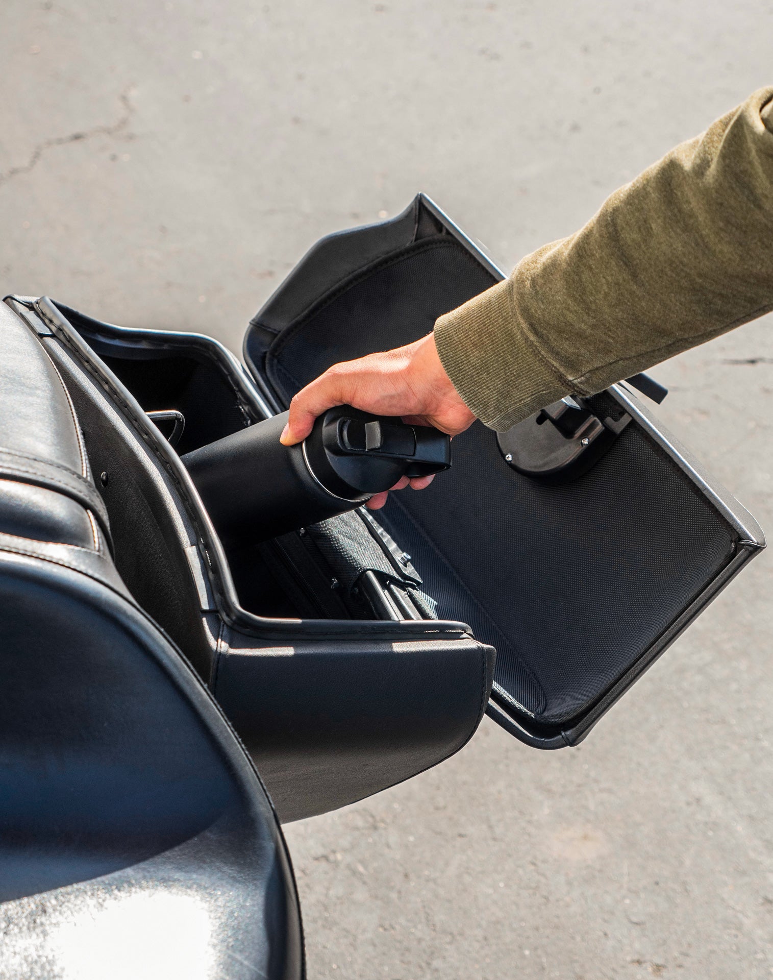 42L - Baldur Extra Large Kawasaki Vulcan 900 Classic VN900 Leather Wrapped Motorcycle Hard Saddlebags v4