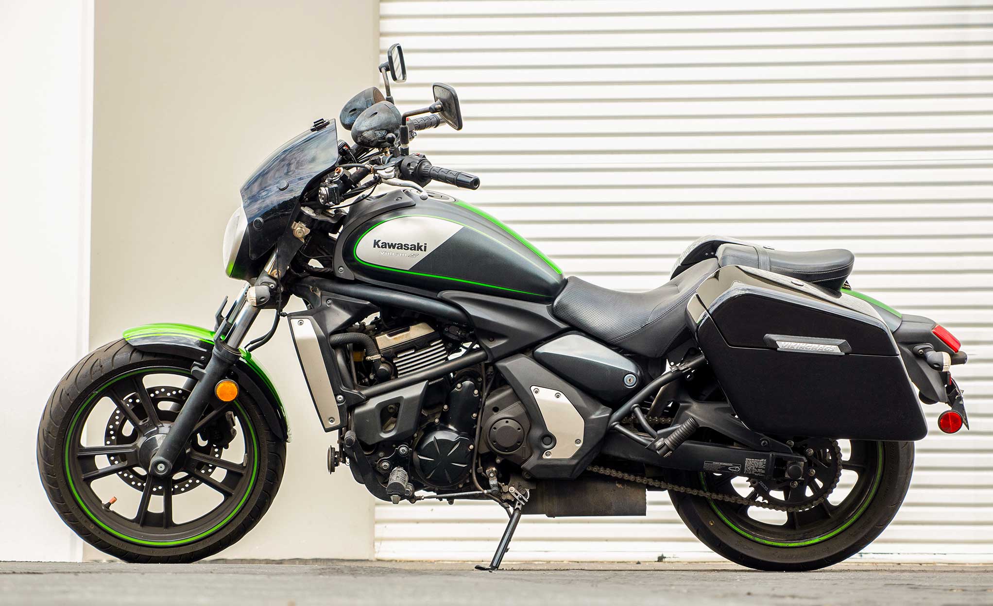 42L - Baldur Extra Large Kawasaki Vulcan S VN650 Painted Motorcycle Hard Saddlebags @expand