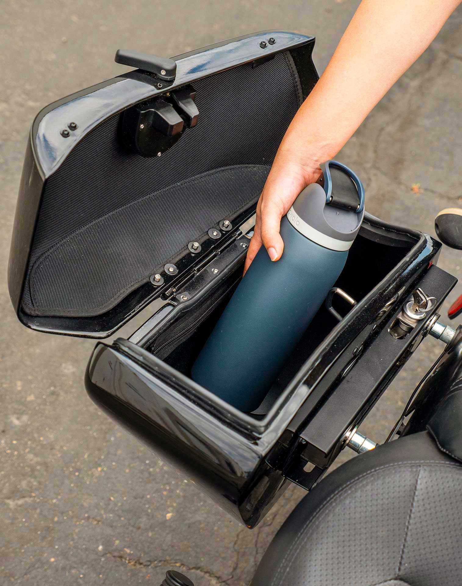 42L - Baldur Extra Large Kawasaki Vulcan S VN650 Painted Motorcycle Hard Saddlebags v3