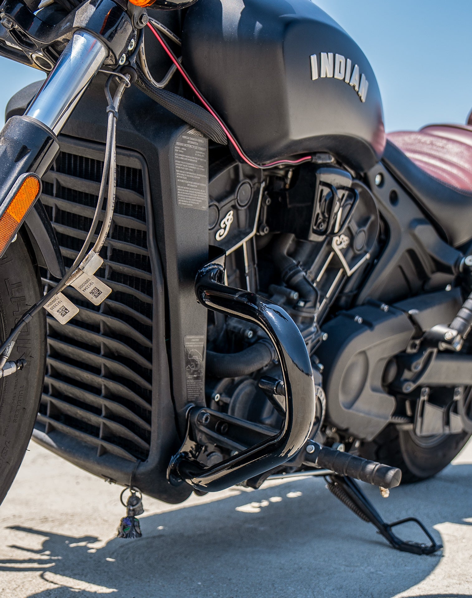 Viking Cherokee Indian Scout Bobber Sixty Crash Bar/Engine Guard Gloss Black v4