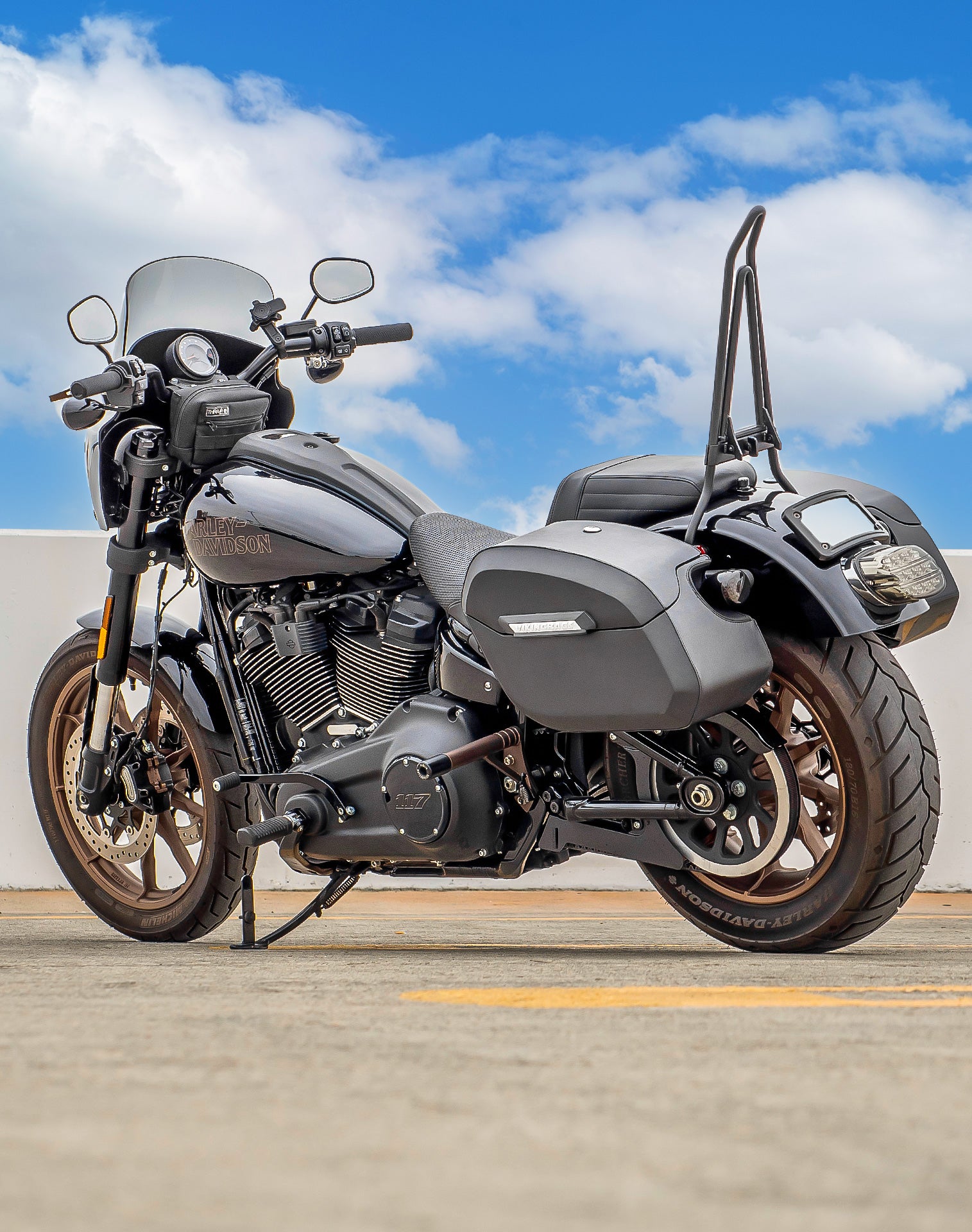32L - Darkin Large Quick Mount Leather Wrapped Hard Saddlebags for Harley Softail Low Rider S FXLRS v1