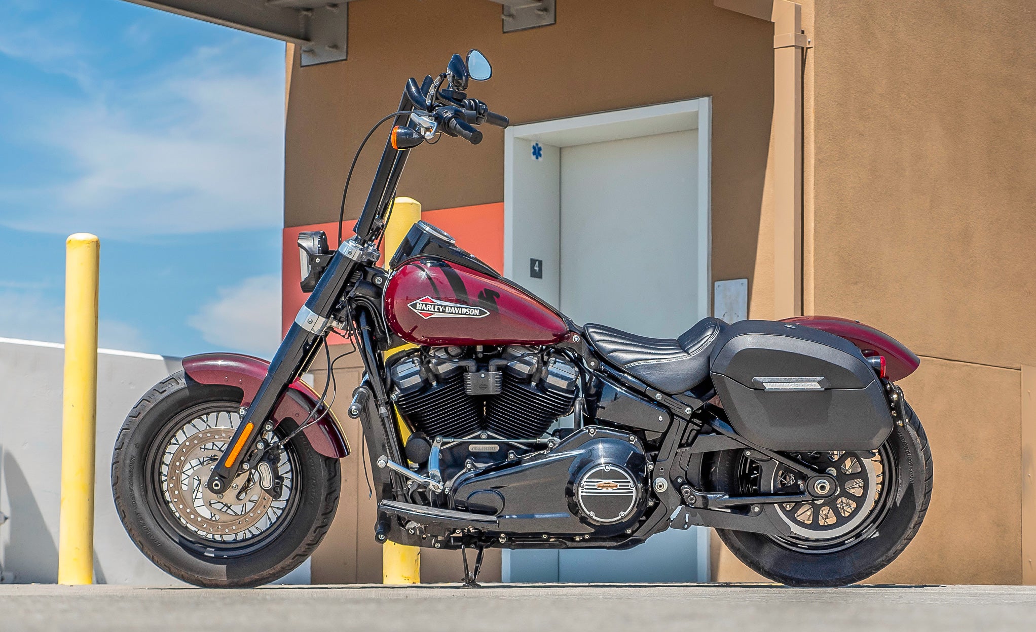 32L - Darkin Large Quick Mount Leather Wrapped Hard Saddlebags for Harley Softail Slim FLSL @expand