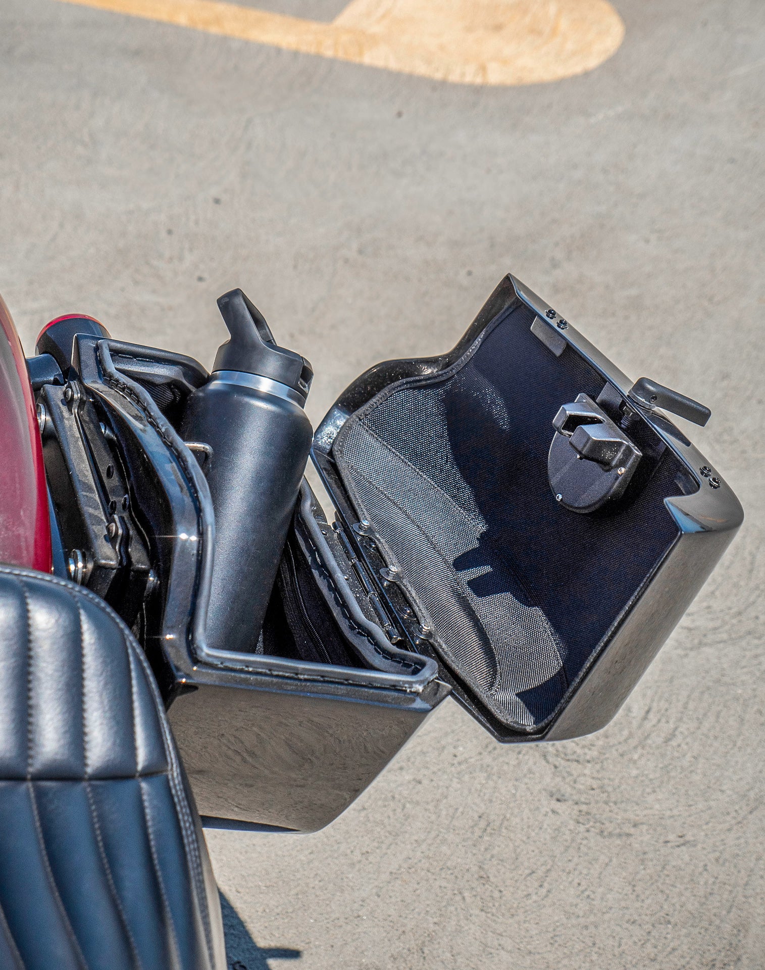 32L - Darkin Large Quick Mount Painted Hard Saddlebags for Harley Softail Slim FLSL v4