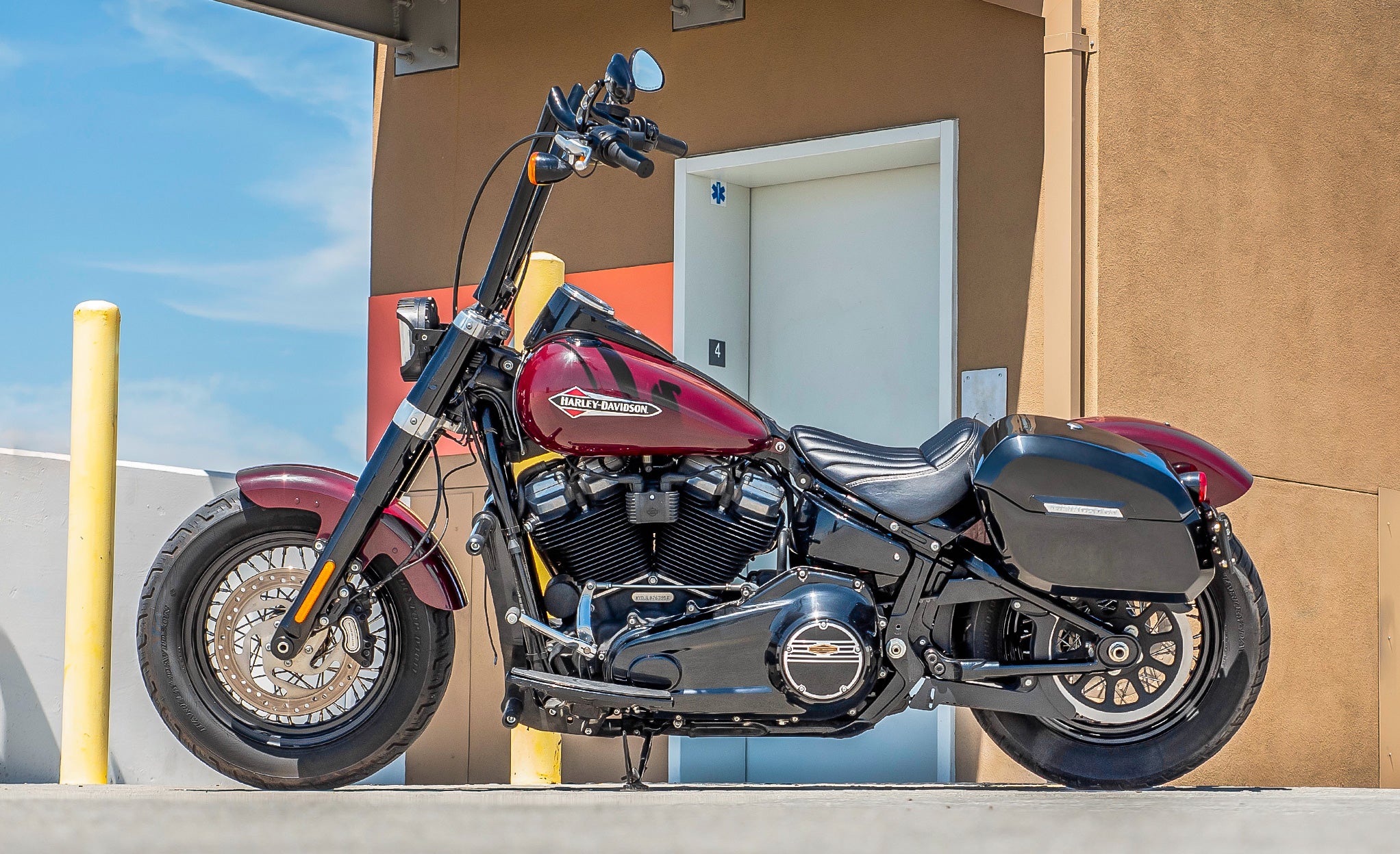 32L - Darkin Large Quick Mount Painted Hard Saddlebags for Harley Softail Slim FLSL @expand