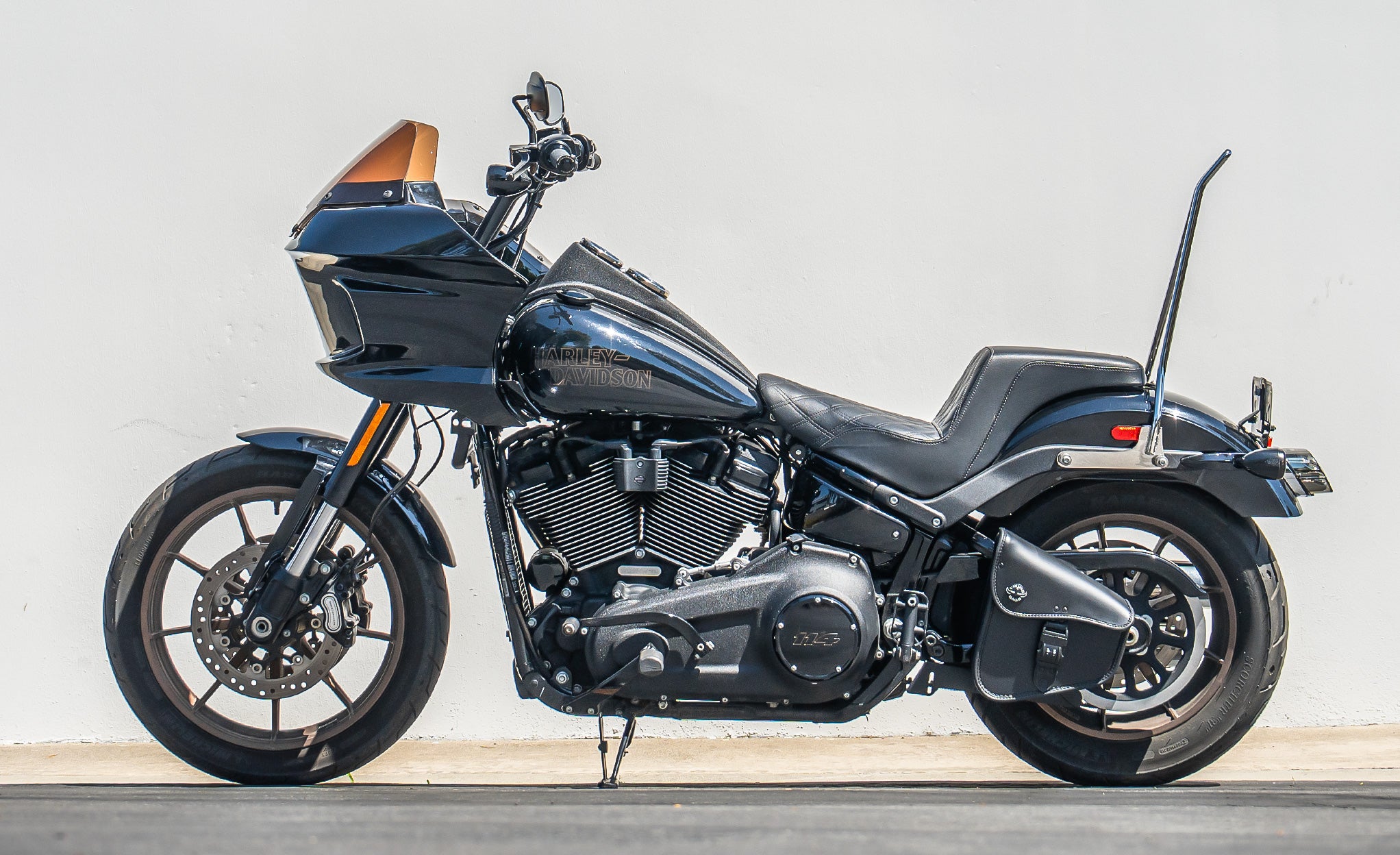 3L - Digilock Motorcycle Swingarm Bag for Harley Softail @expand