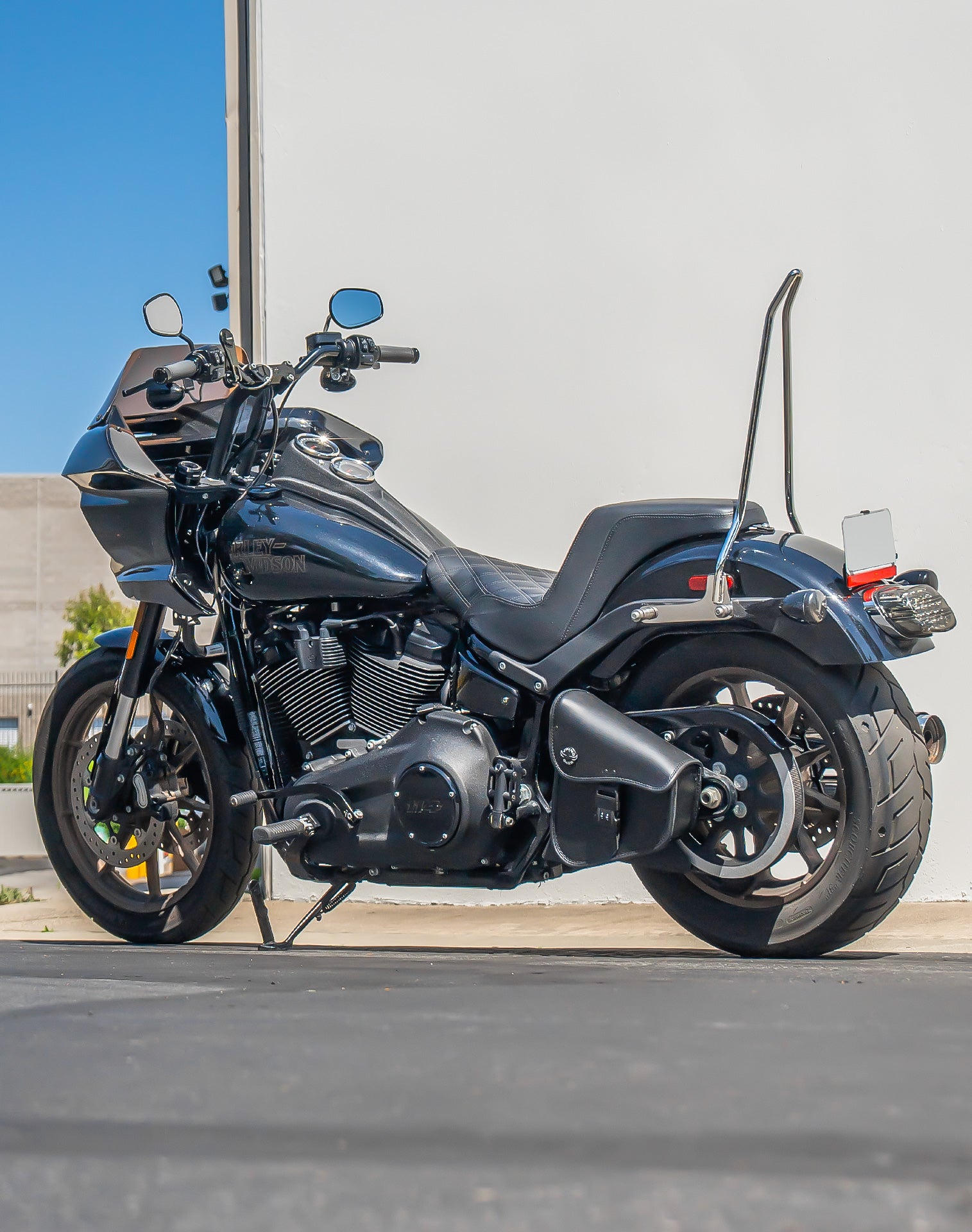 3L - Digilock Motorcycle Swingarm Bag for Harley Softail v1