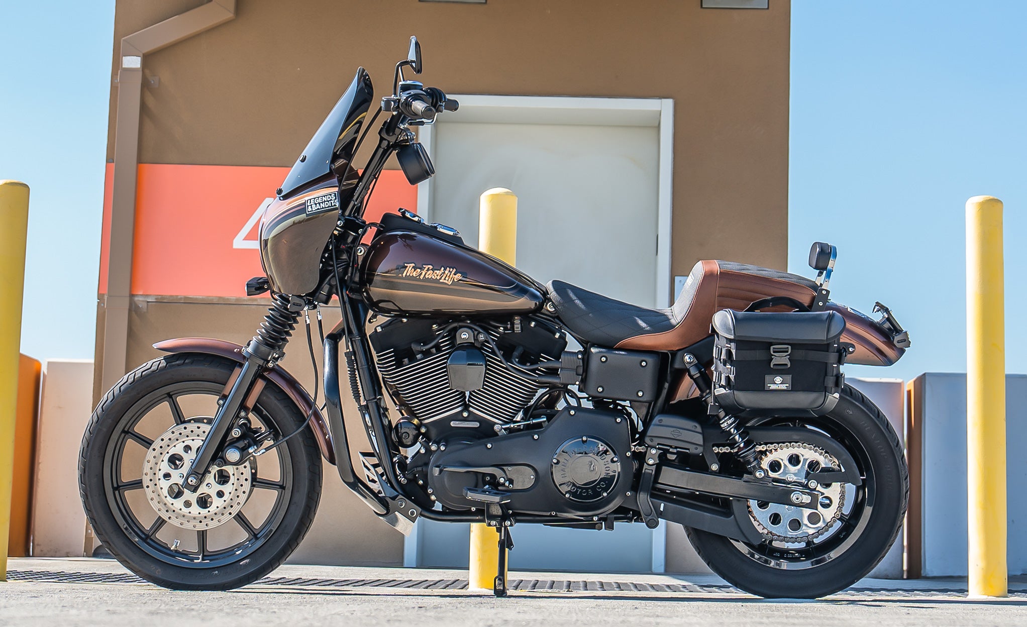 10L - Incognito Quick Mount Small Solo Saddlebag (Left Only) for Harley Dyna Super Glide FXD/I Lifestyle @expand