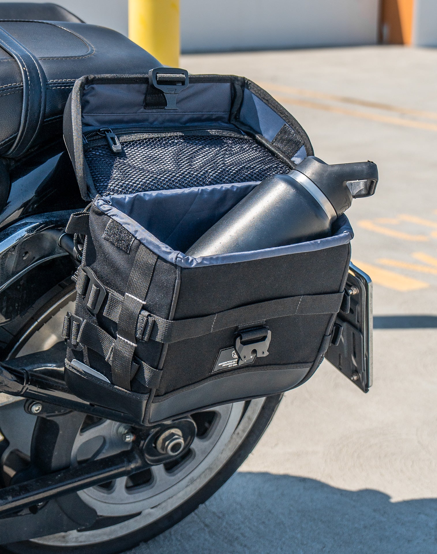 20L - Incognito Quick-Mount Small Harley Softail Fat Boy FLFB/S Saddlebags Lifestyle 4