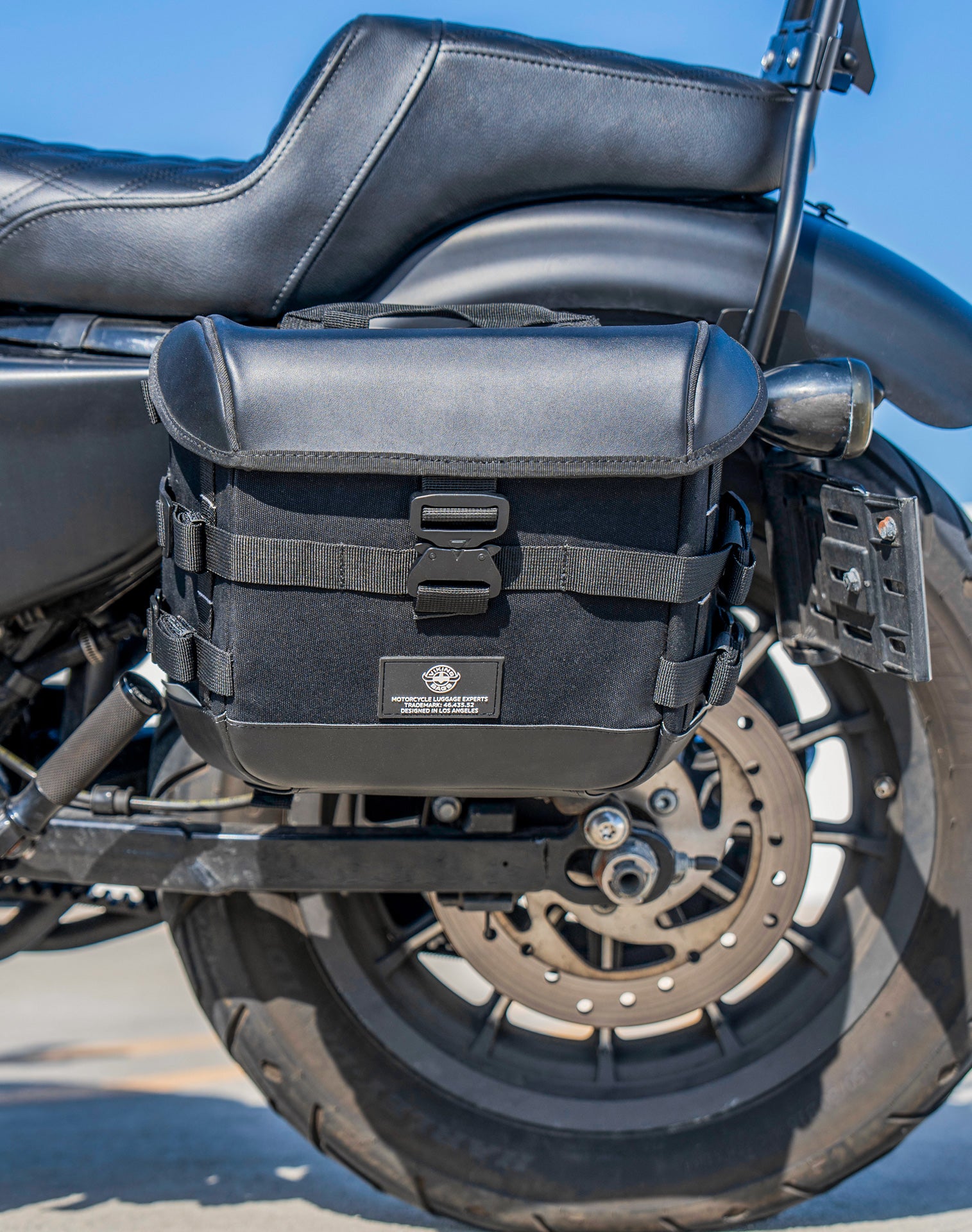 20L - Incognito Quick-Mount Small Saddlebags for Harley Sportster 883 Iron XL883N Lifestyle