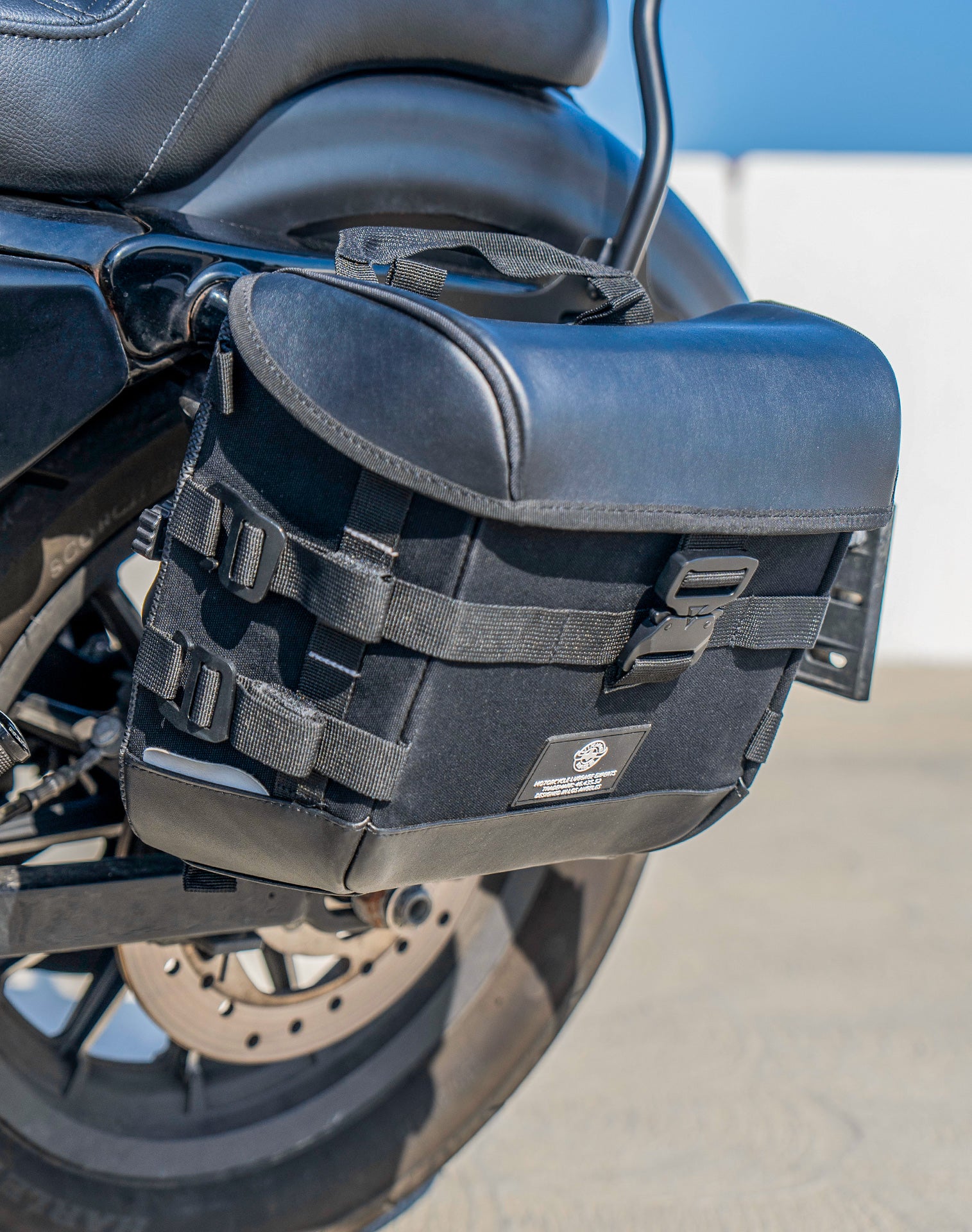 20L - Incognito Quick-Mount Small Saddlebags for Harley Sportster 883 Iron XL883NLifestyle