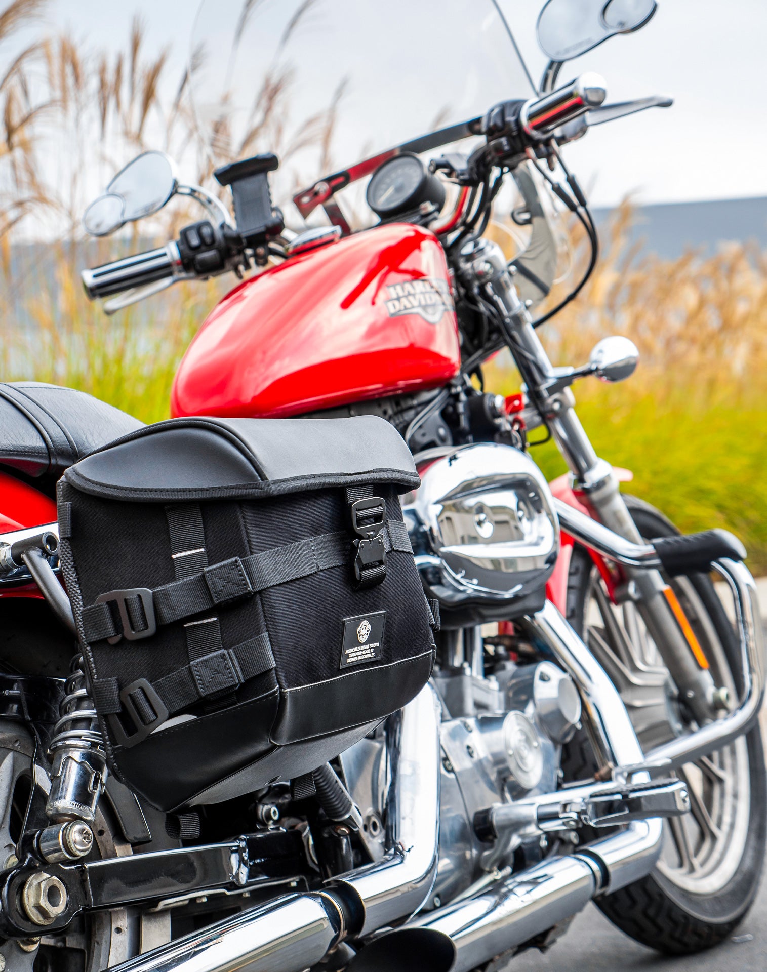 20L - Incognito Quick-Mount Small Saddlebags for Harley Sportster 883 Low XL883L Life style 1