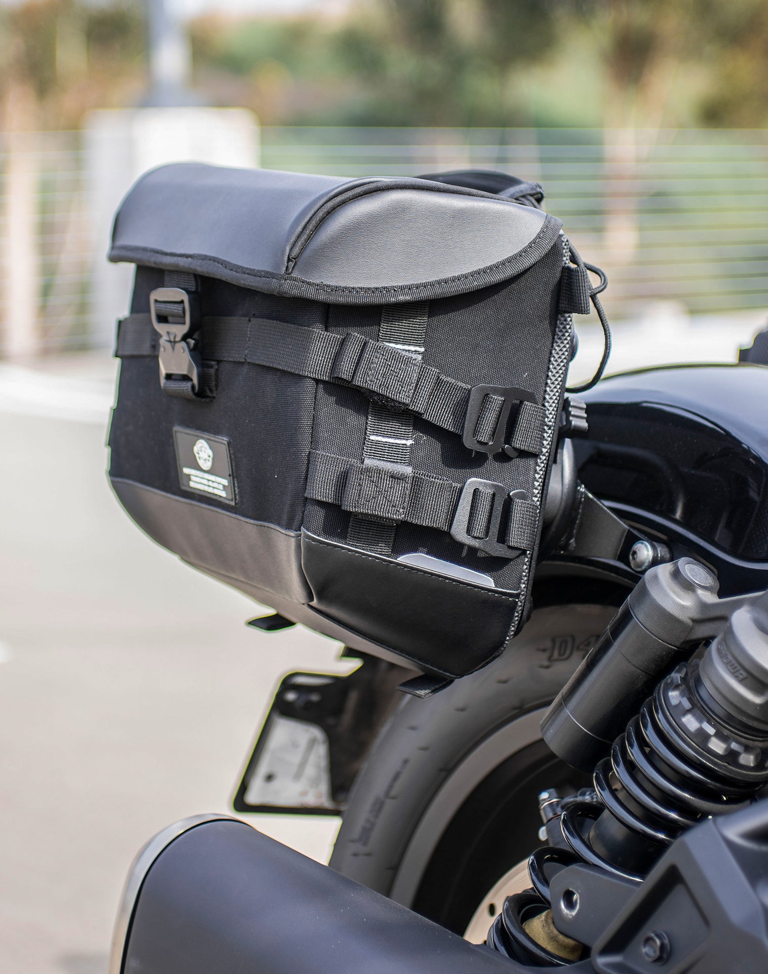 20L - Incognito Quick-Mount Small Honda Rebel 1100 Saddlebags Life style 3