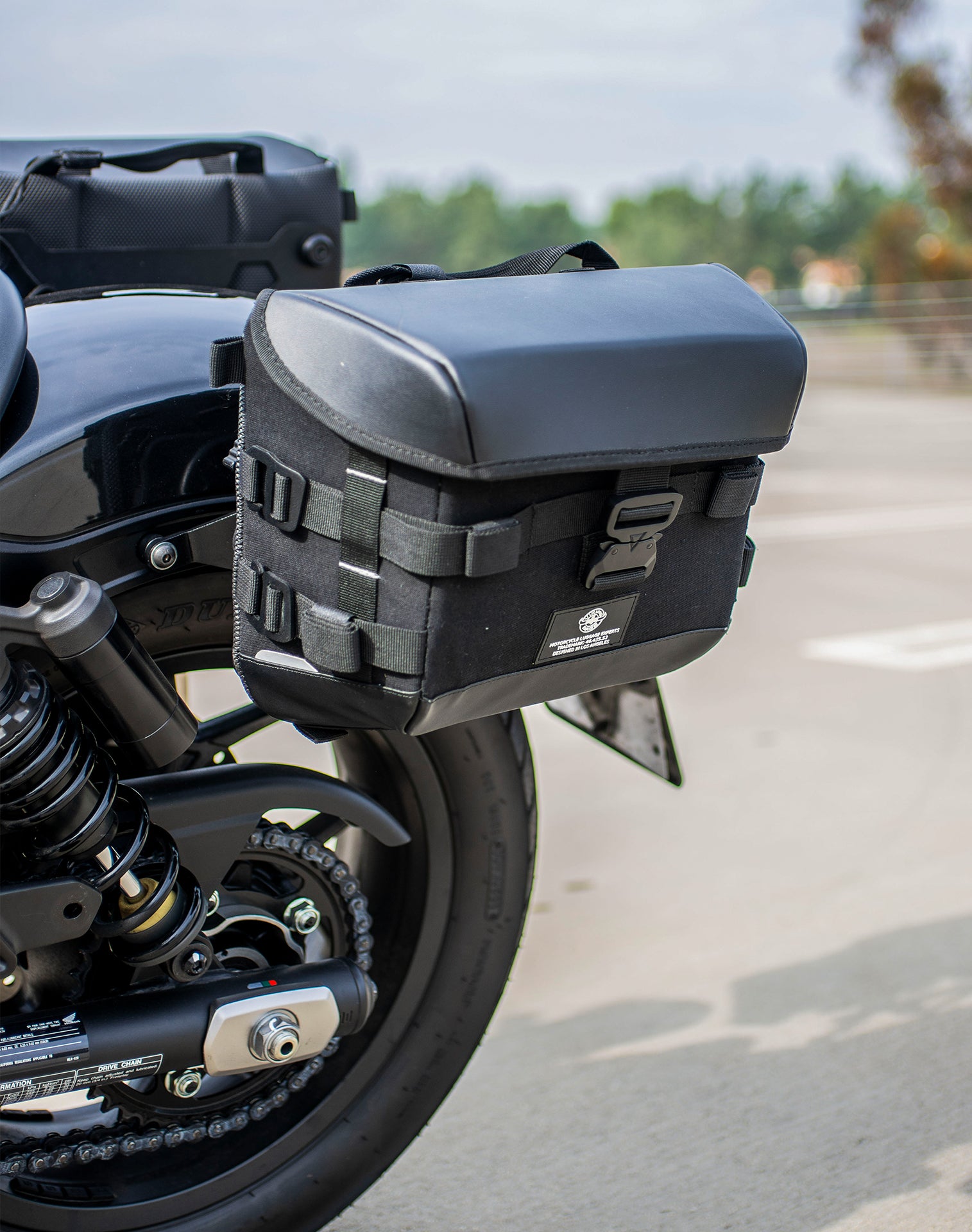 20L - Incognito Quick-Mount Small Honda Rebel 1100 Saddlebags Life style 2