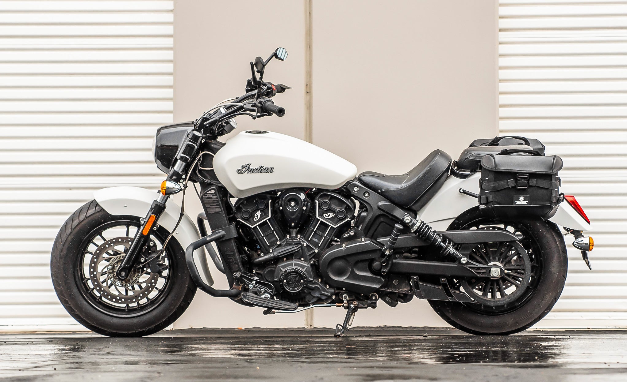 20L - Incognito Quick-Mount Small Indian Scout Sixty Motorcycle Saddlebags Life Style Photo @expand