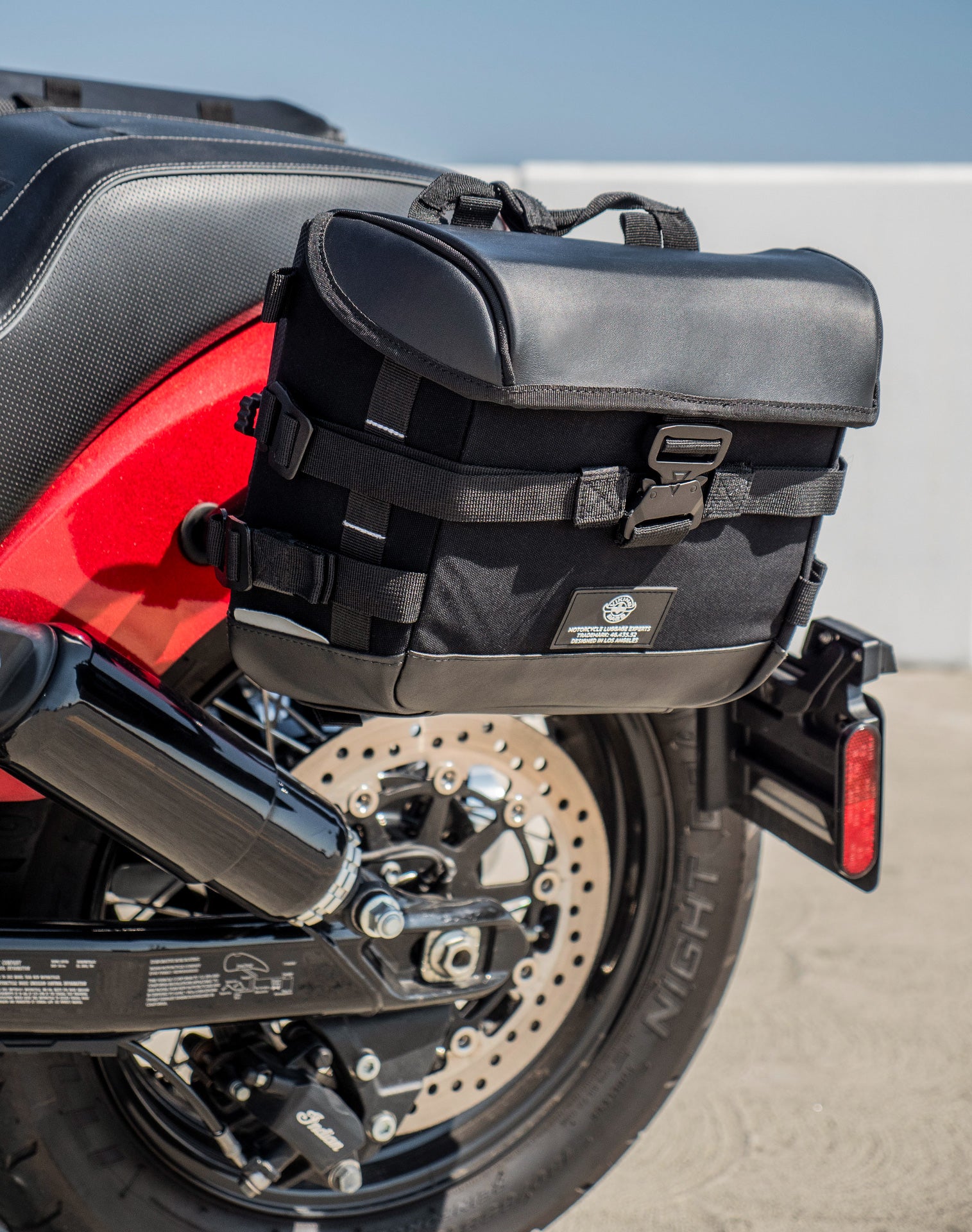 20L - Incognito Quick-Mount Small Indian Super Chief Saddlebags Life style 2